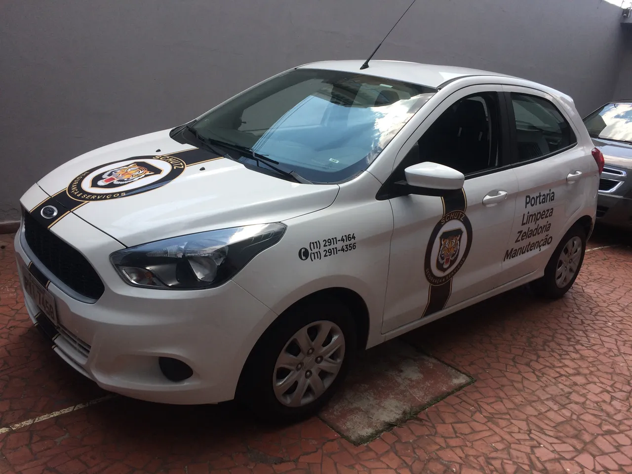 Envelopamento Segurança Frotas Adesivo Dourado Hatch Passeio Adesivação Sedan Ford Carros Empresas Preto Veículos Ka Parcial