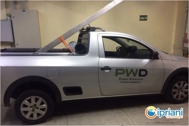 Envelopamento Adesivação Adesivo Veículos Frotas Engenharia Empresas Pickup Caminhonete Saveiro Prata