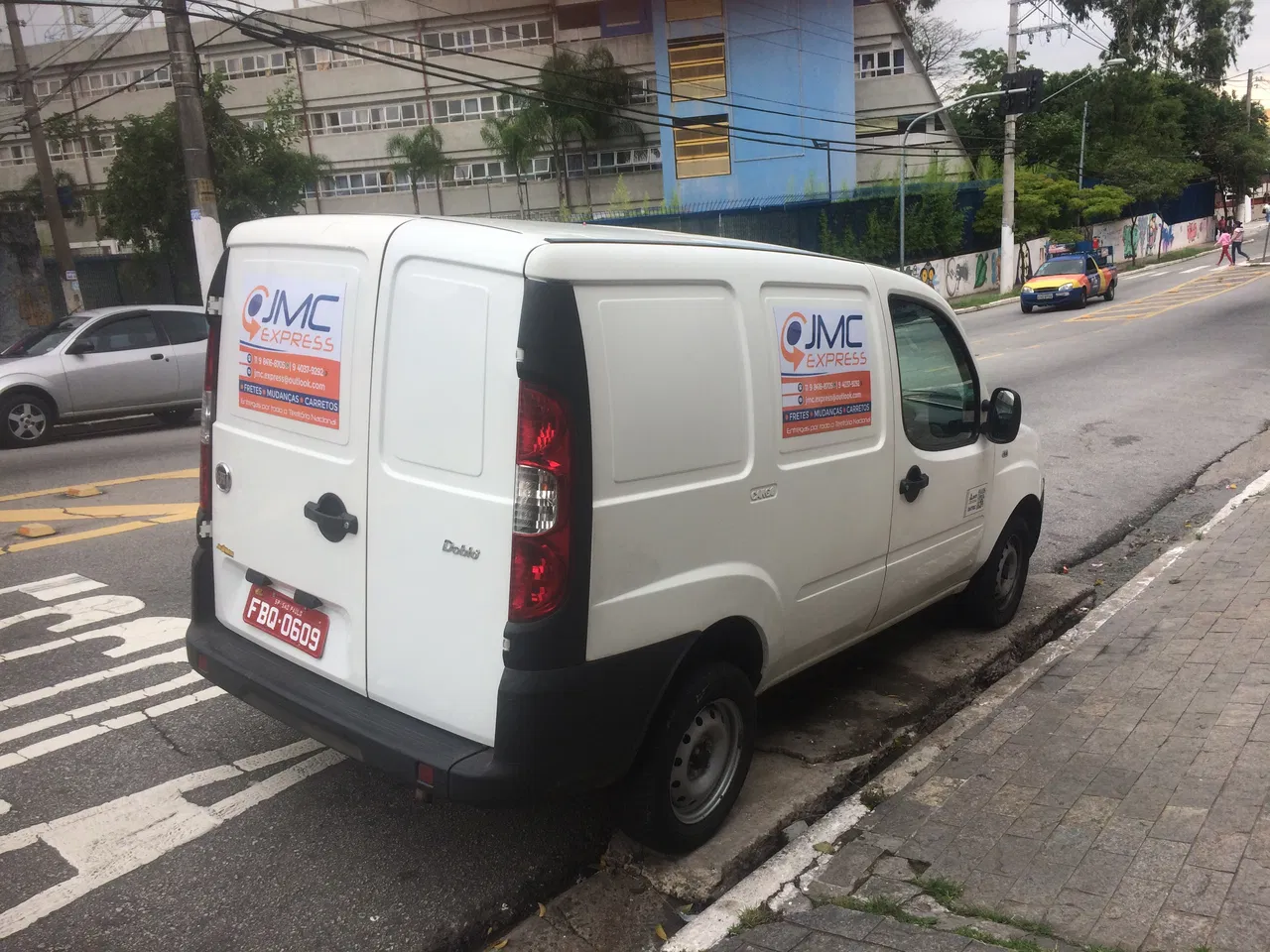 Envelopamento Adesivo Ímã Frotas Identificação Utilitários Carros Dublo Furgao Corte Logotipo Laranja