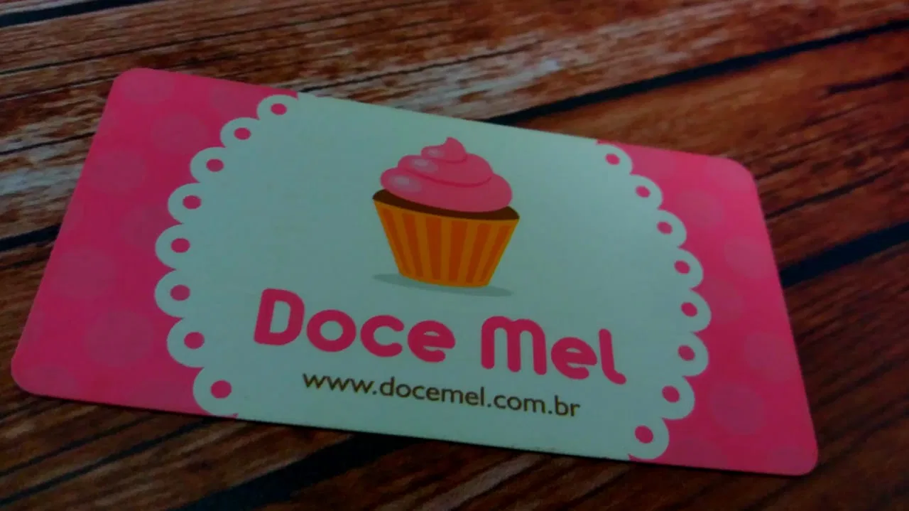 Tipografia Cantos Arredondados - Biglietto da visita su cartoncino patinato rosa