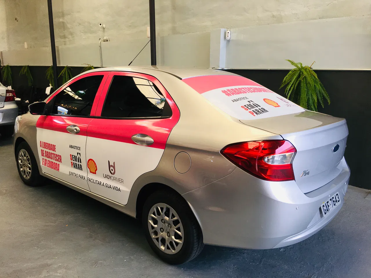 Rivestimento adesivo per flotte automobilistiche, temporaneo, rimozione e installazione, promozione, porte, Lady Driver, donne, Maria Ka, Mais Rosa, San Paolo