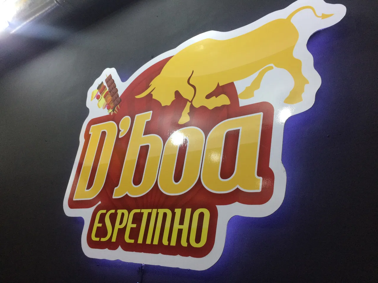 Placa Reforma Tatuapé Iluminação SP Comércio Vermelho Espetinho LED Madeira