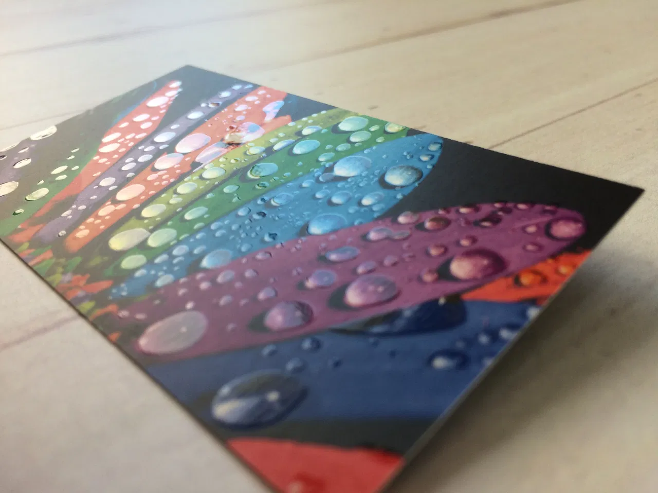 Carta patinata, goffratura, verniciatura localizzata, cartoncino colorato, laminazione opaca, effetto gocce, visite, visita, effetti
