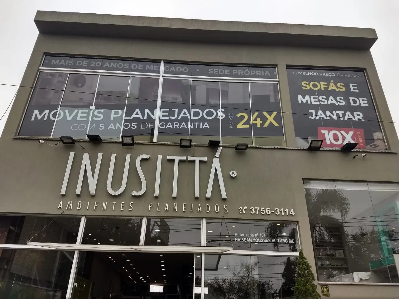 Adesivo su misura Inusitta Commercio Negozio Vetro Facciata Vetrina Reverso Trasparente Mobili Nero