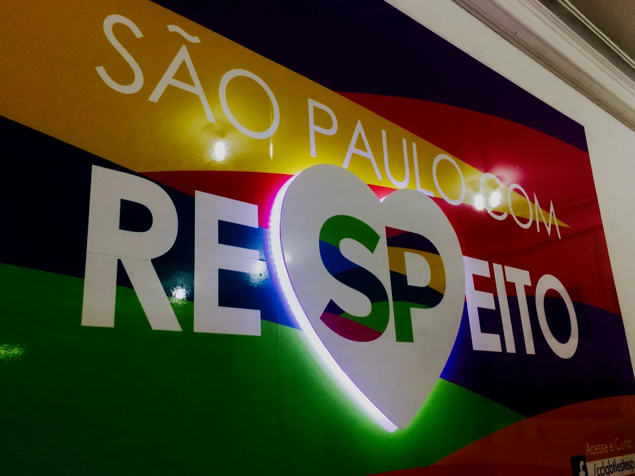 Placa Respeito Iluminacação Coração Centro São Paulo Prefeitura Vermont Laura SP Colorida LED