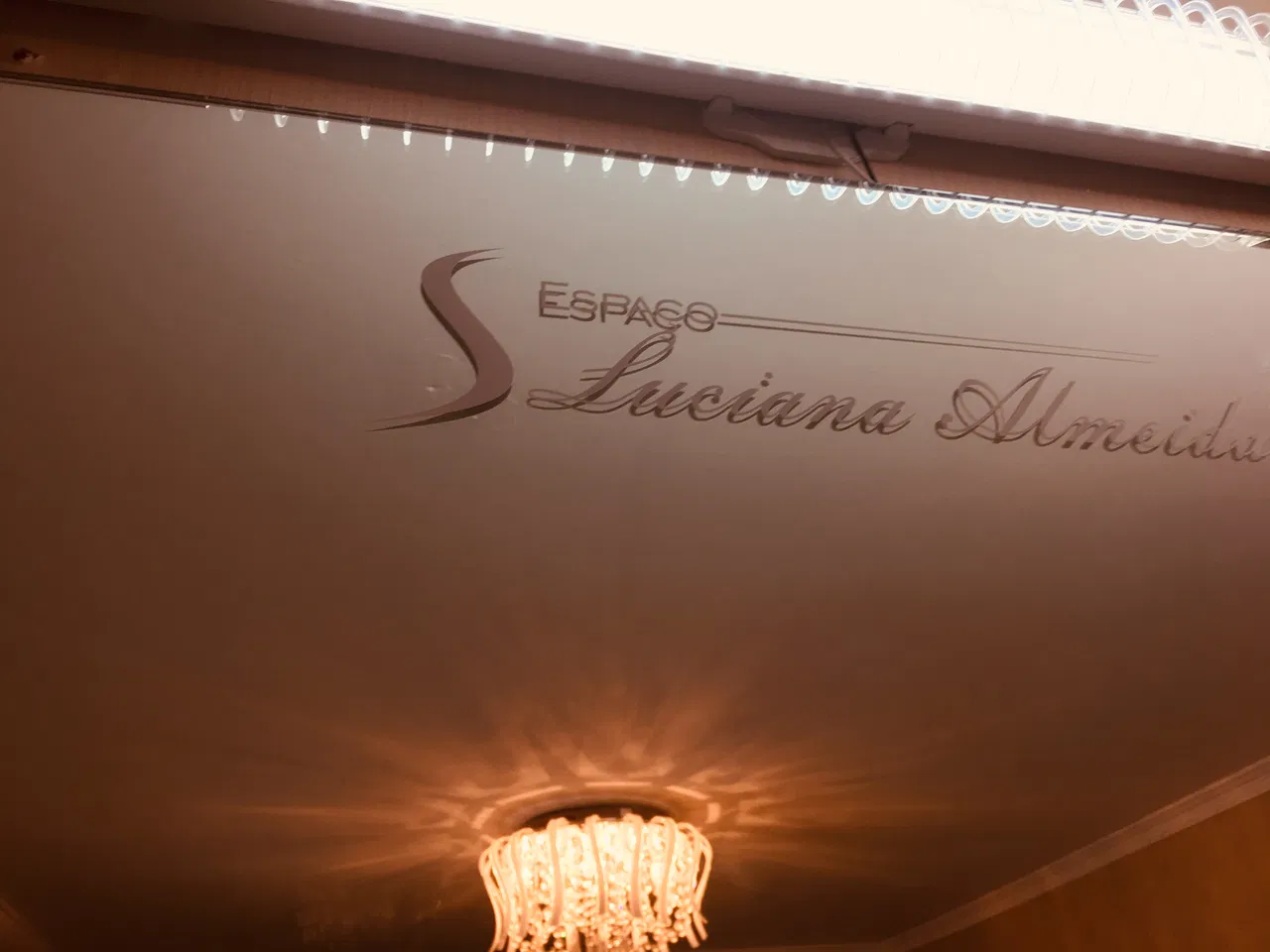 Adesivo Bellezza Parrucchiere Sostituzione Estetica SP Vetro Tatuapé Salone Sabbiato Ritaglio Fascia Marchio Sostituzione Logo