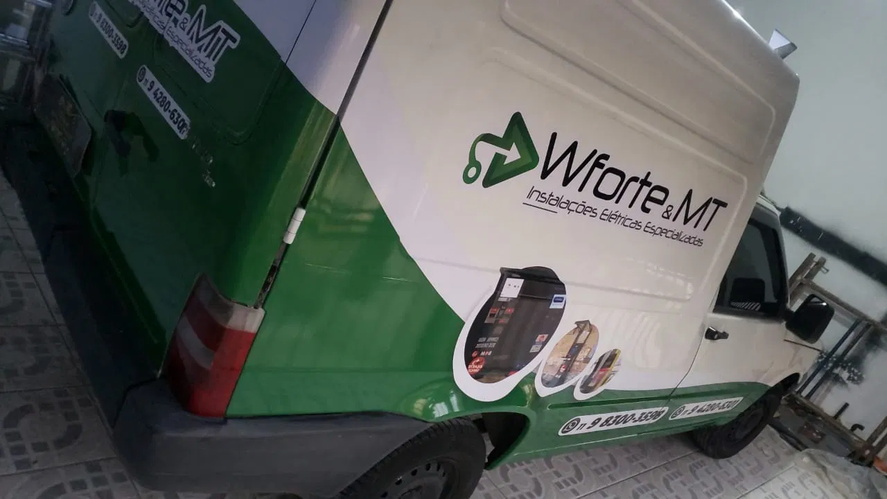 Envelopamento Fiorino Frotas Utilitários Adesivo Adesivação Parcial Empresas Veículos