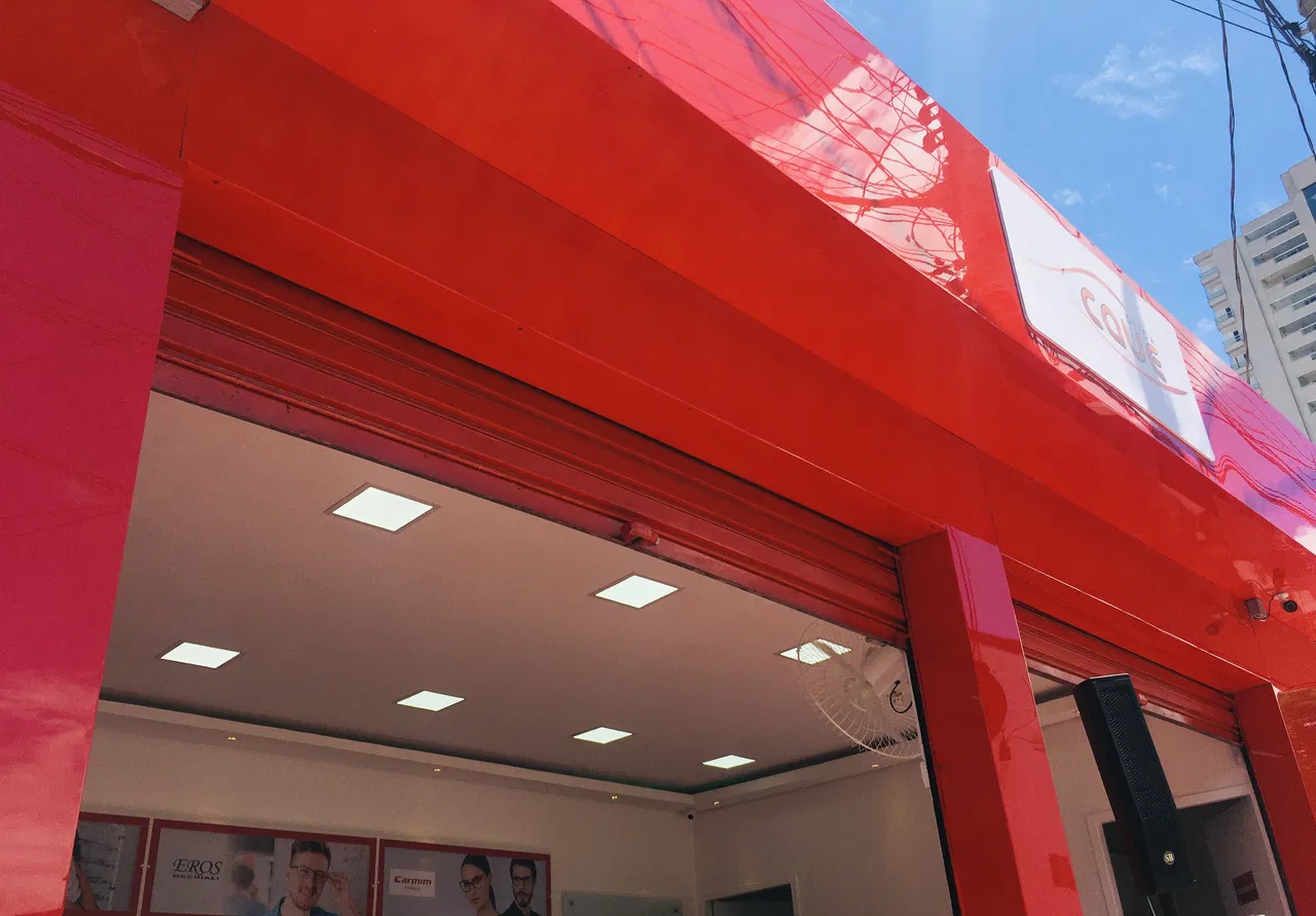Rivestimento Ermelino, Facciata Rossa, Ristrutturazione, Adesivo Matarazzo, Ottica
