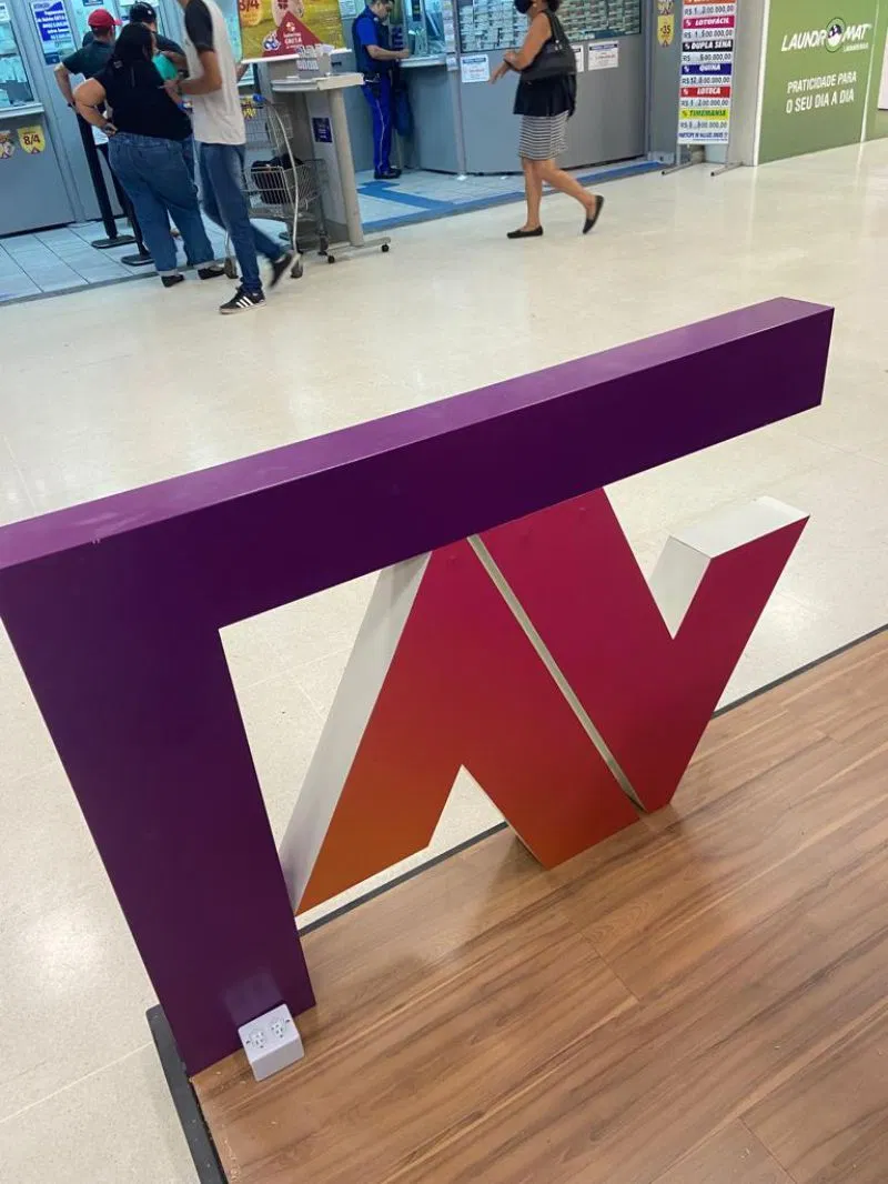 Letras Caixa PVC Shopping Checkpoint Lilás Roxo Vapty Stand 20mm Cão