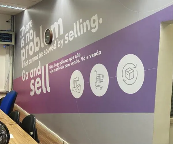 Adesivo Escritório Parede Impressão Lilaz Escritas Roxo Cinza