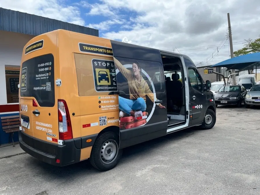 Rivestimento furgone Trasferimento Nero Renault Flotte Aeroporto Adesivo giallo Parcheggio Auto Master Guarulhos