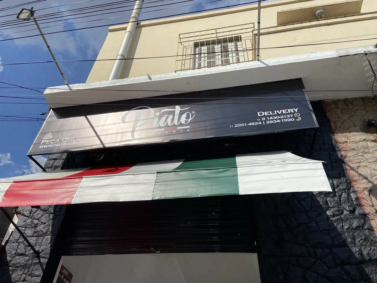 Telo per facciata, negozio, stampa, pizzeria Jacana, nero, Zona Nord, San Paolo