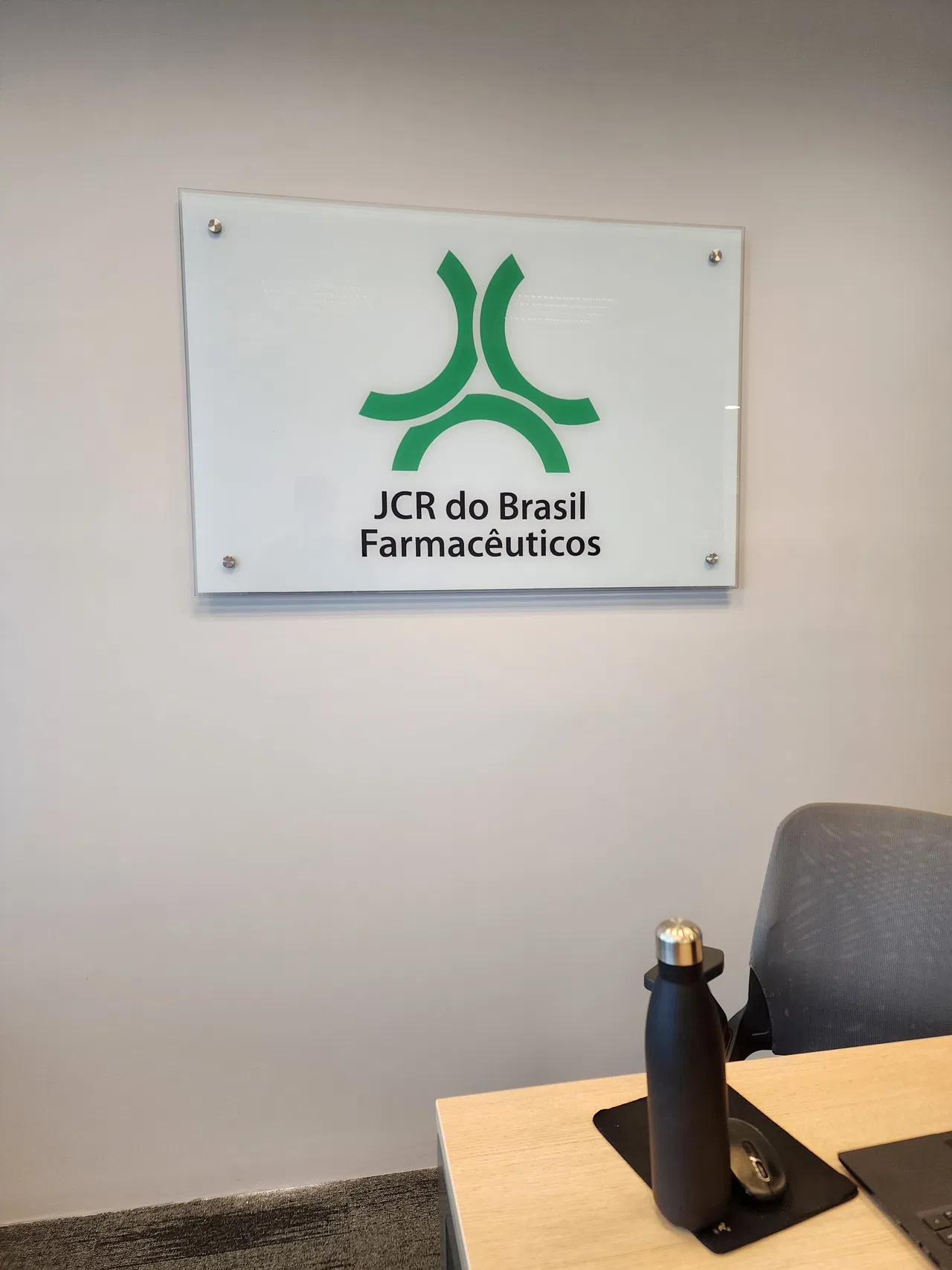 Placa Farmaceuticos Vidro Verde Logo Jcr