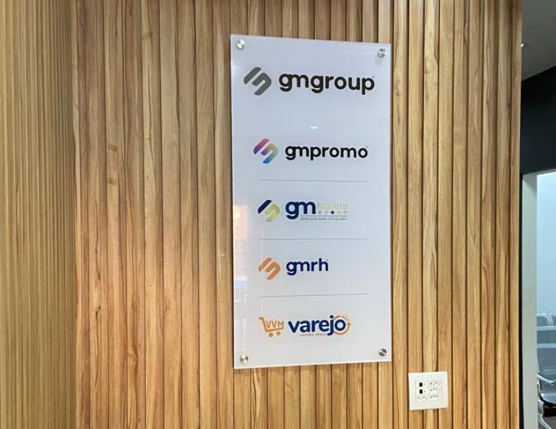 Targa in vetro per ufficio, pannello a doghe, Gm Group, Rh, ingresso, colorato