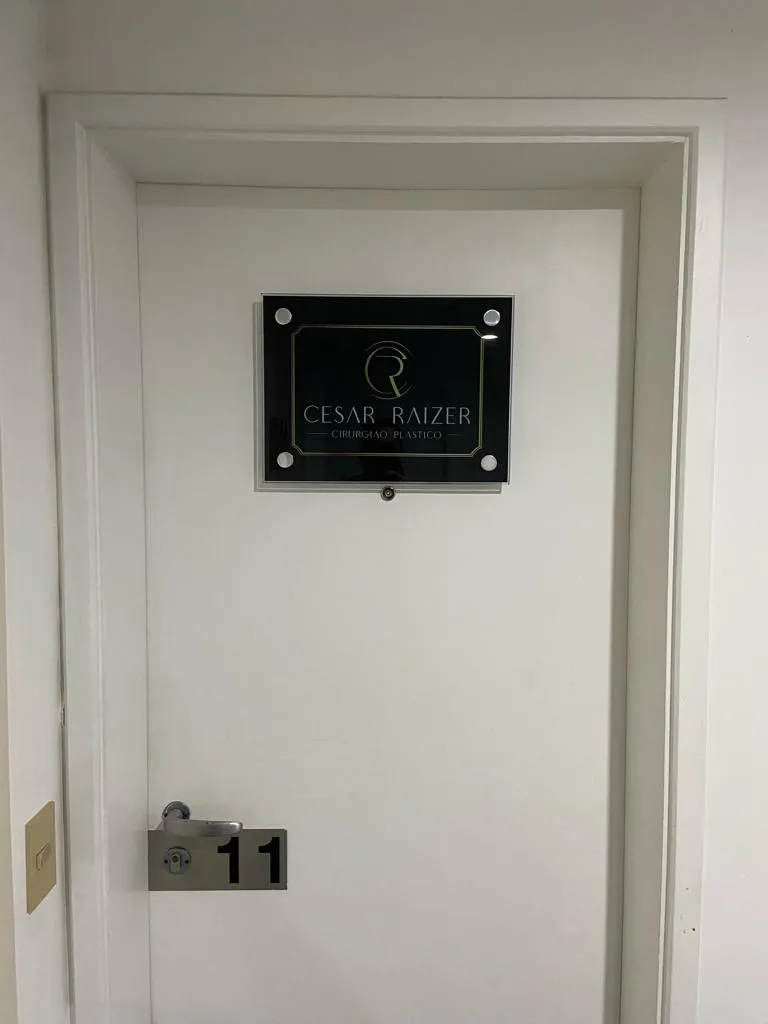 Placa Sinalização Plástico Porta Preto Identificação Cirurgiao Clínicas Vidro Consultório