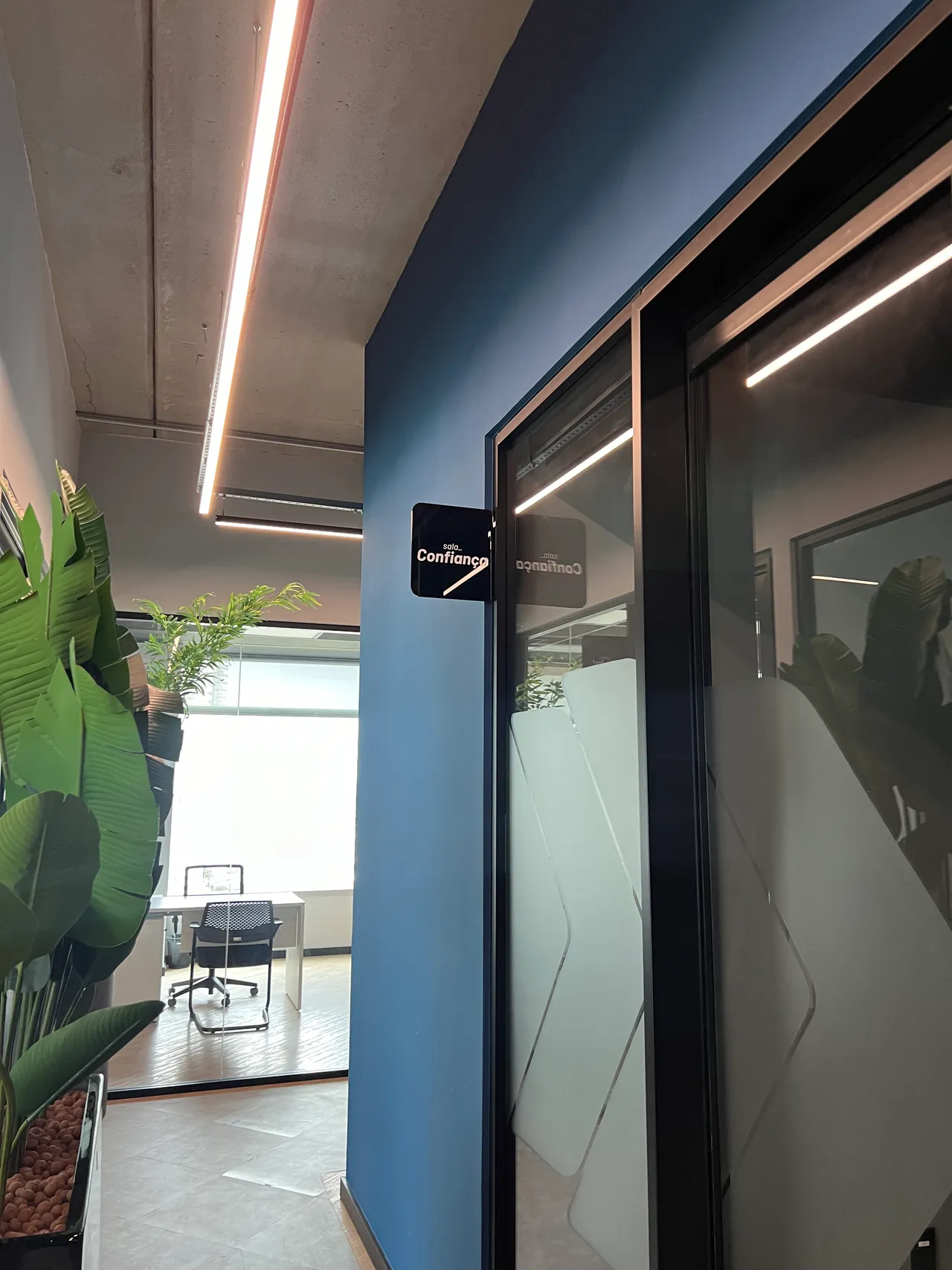 Acrilico Ufficio Morumbi Zona Sud di San Paolo Stanze Identificazione Corridoio Nero Segnaletica Complesso Fiber Telecom