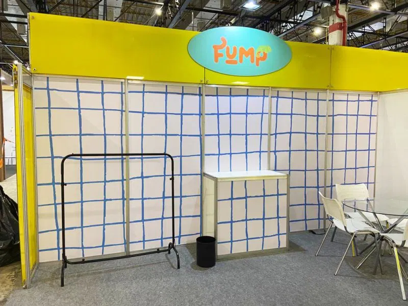 Rivestimento adesivo per stand per eventi, fiere, esposizioni per bambini, Expo Moda, abbigliamento, Center Norte