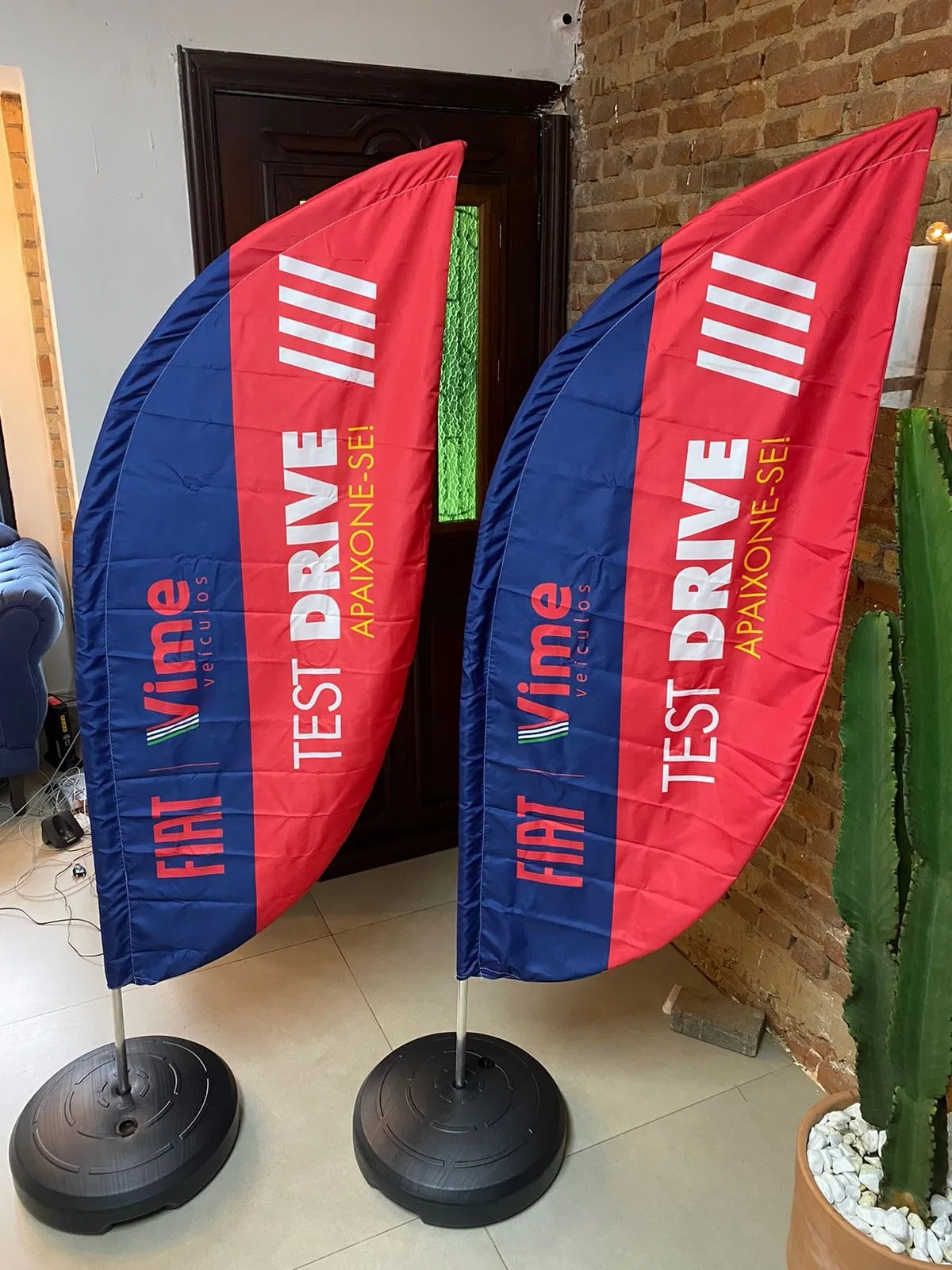 Wind Banner Pena Tamanho Fiat Drive Concessionaria Divulgação Promoção Azul Vermelho