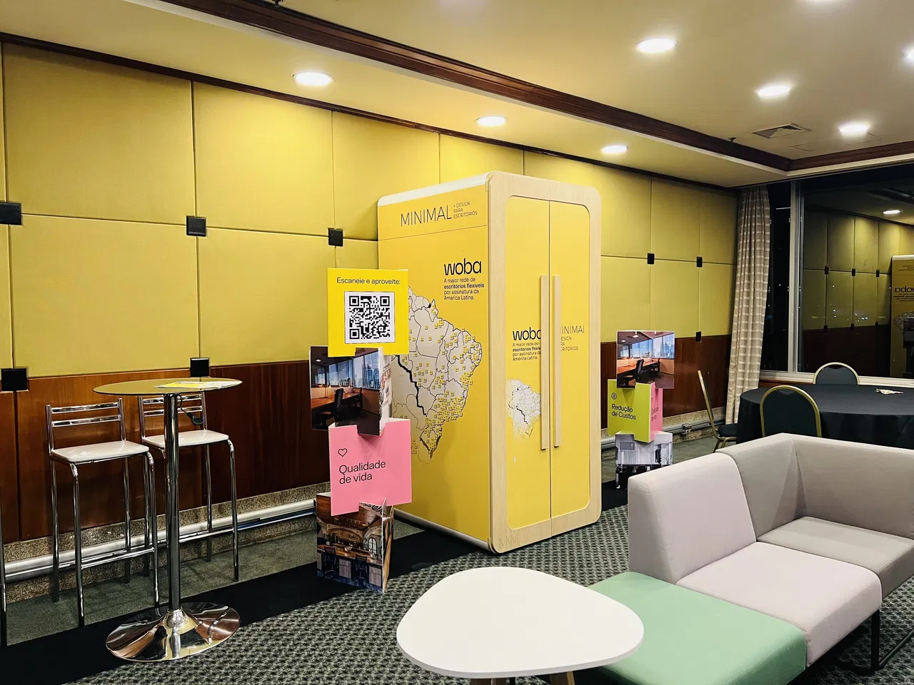 Adesivo Stand Woba Sala Gialla Call Evento