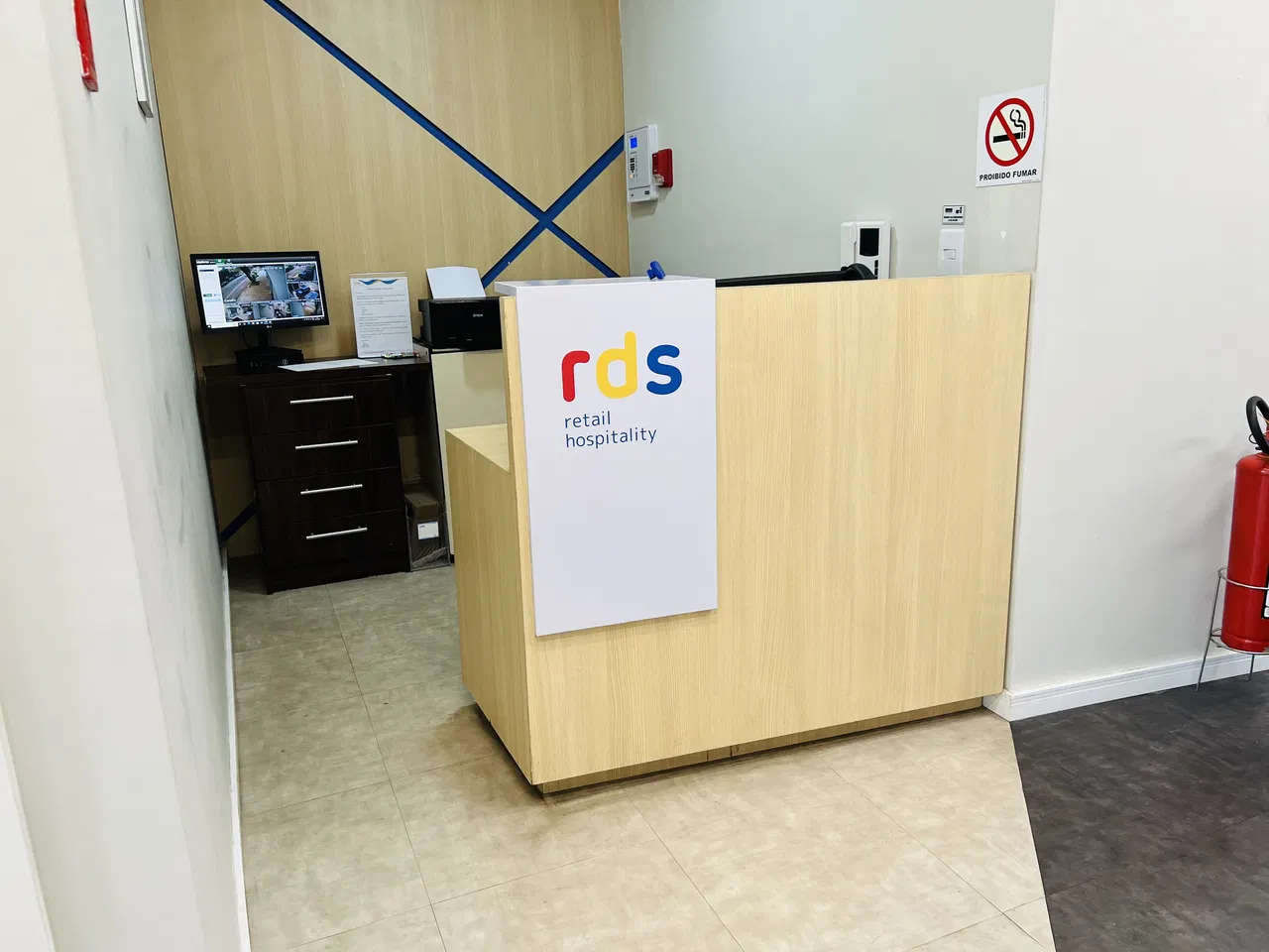 Adesivo Rds Retail Hospitality con ritaglio in Butanta
