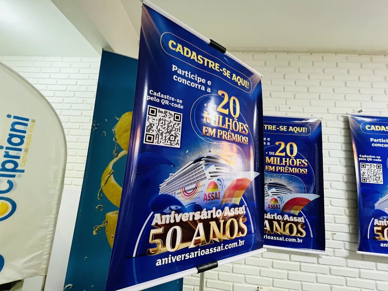 Banner Promoção Pedestal Aricanduva Lona Campinas Brilho Evento Tripe Azul Assai