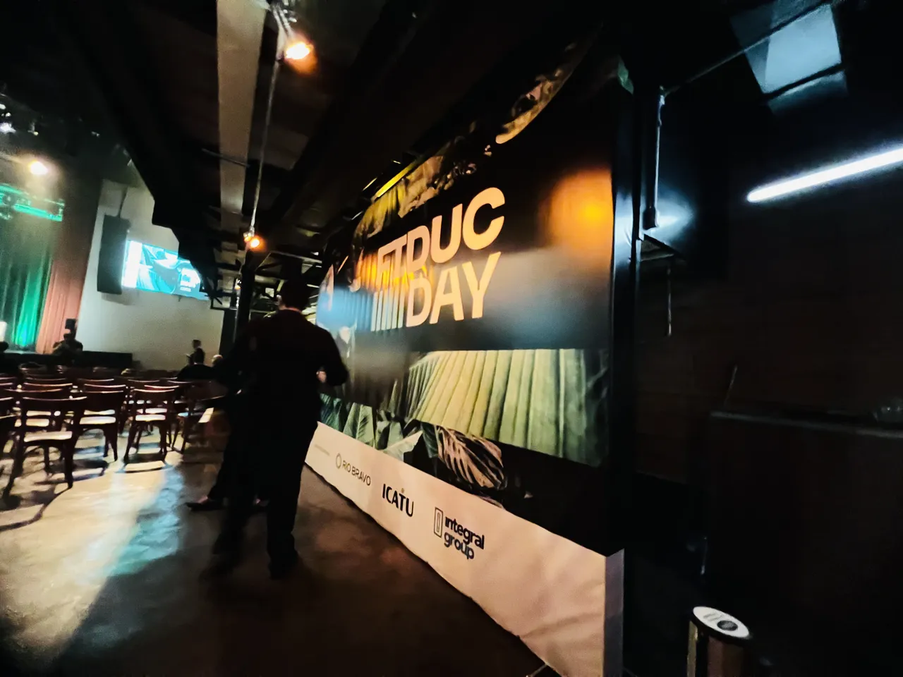 Sfondo per l'evento Casa Musical Day Verde Pinheiros Fiduc Boxtruss Natura