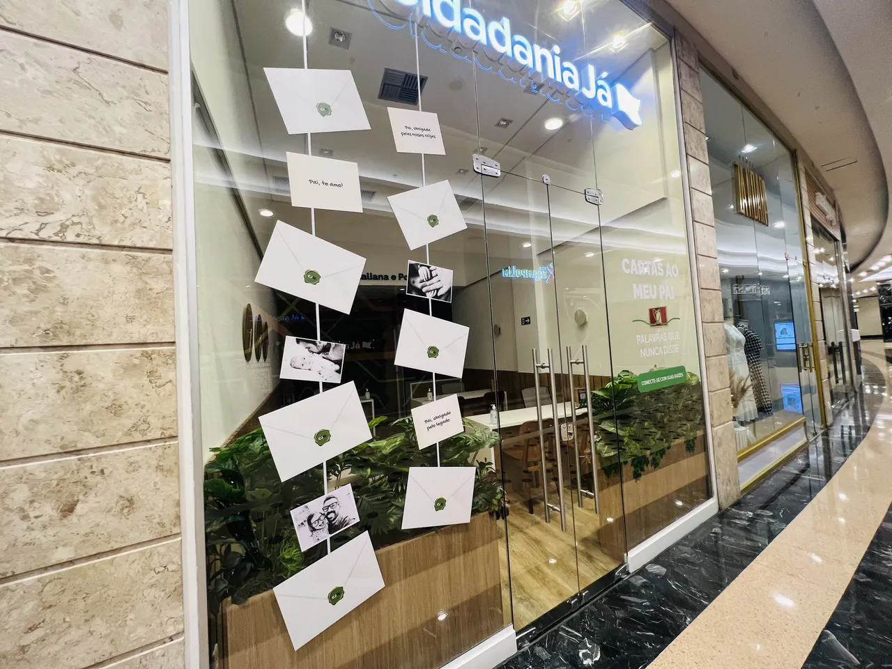 Adesivo Dia Anália Franco SP Promoção Ja Loja Epoca Corte Cidadania Pais Shopping Vitrine Impressão Data Aplicação Verde Vidro Instalação UV Comemoração