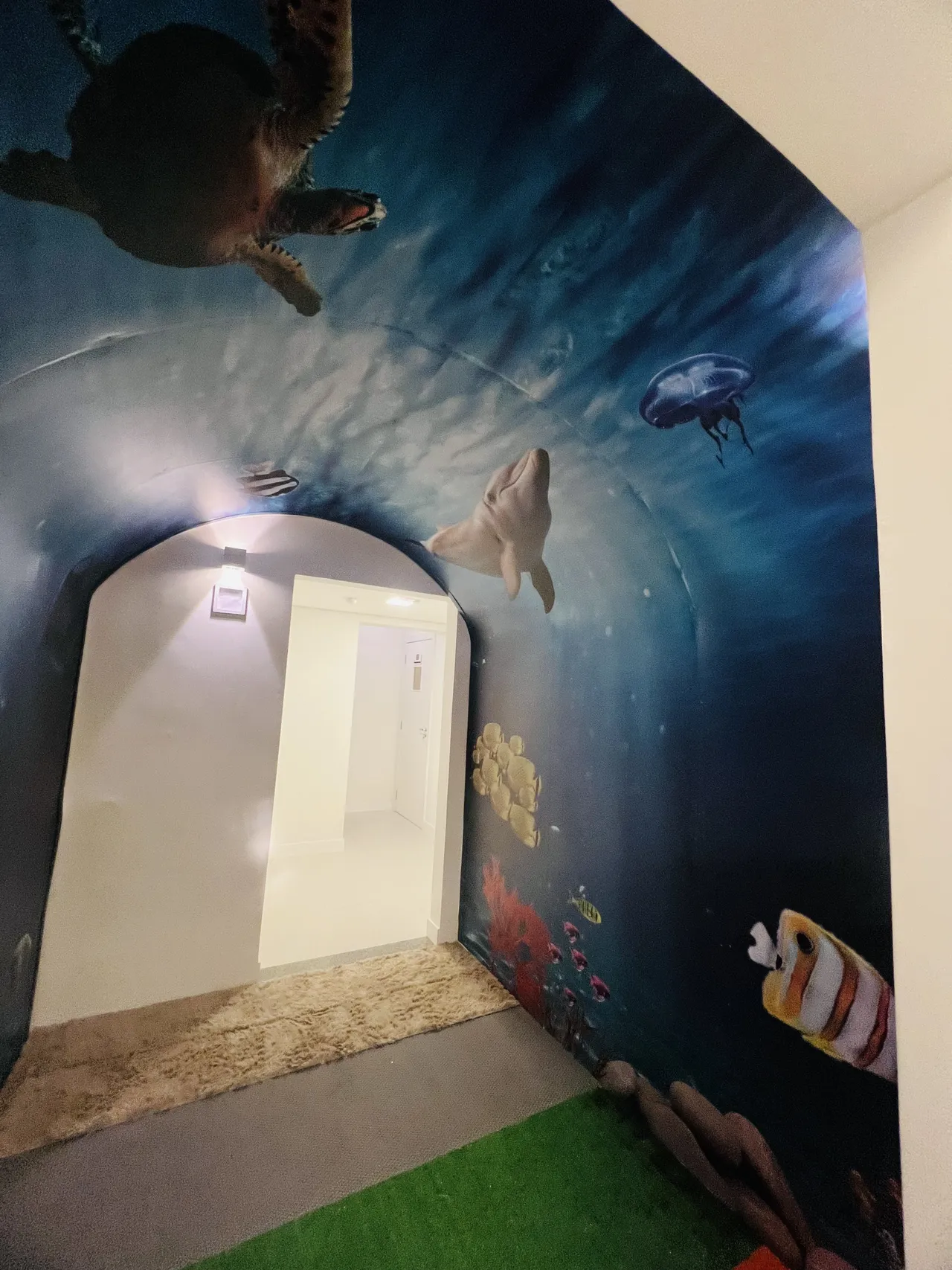 Adesivo Vila Madalena SP Mar Infantil Oceano Tea Peixes Azul Sensorial Clínica Tunel