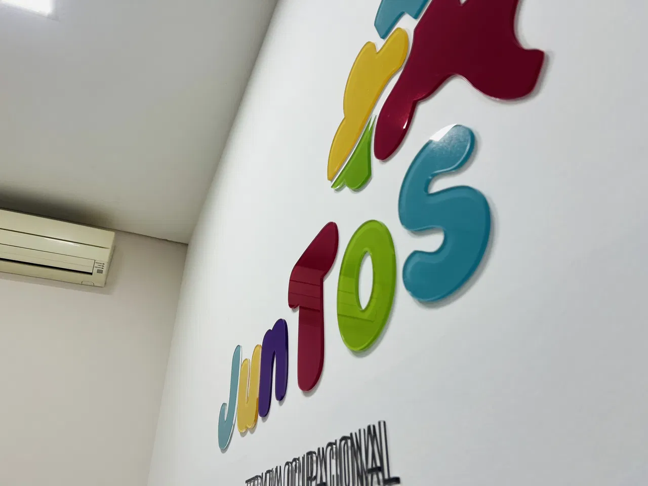Letras Caixa Tea Clínica Hall Acrílico 5mm Recepção Colorido Terapia Tatuapé Sinalização Ocupacional