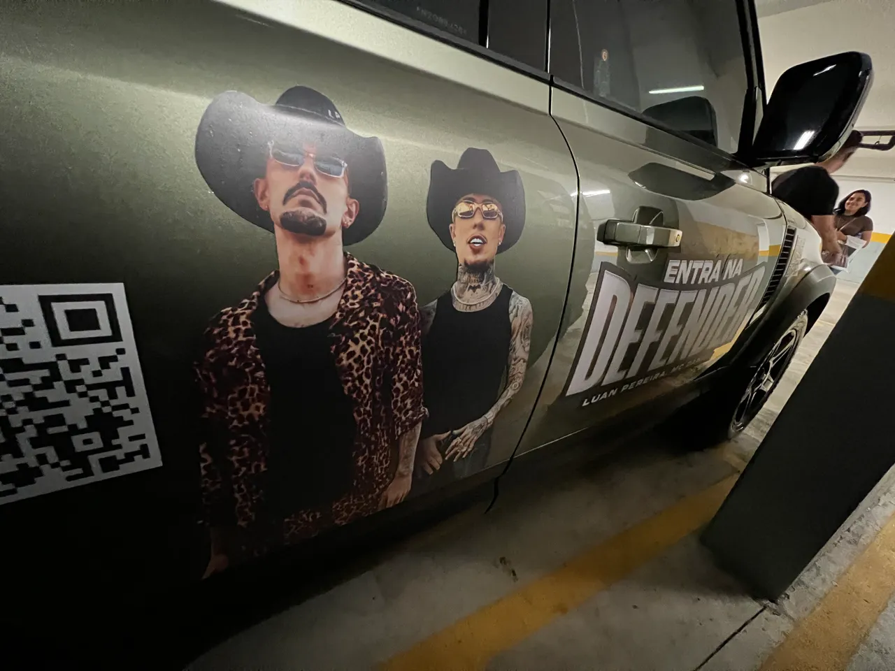 Adesivo Defender Veicular Shopping Land Temporário Provisório Mega Na Entra Evento Magnético Ímã Carro Impressão Recorte Hover