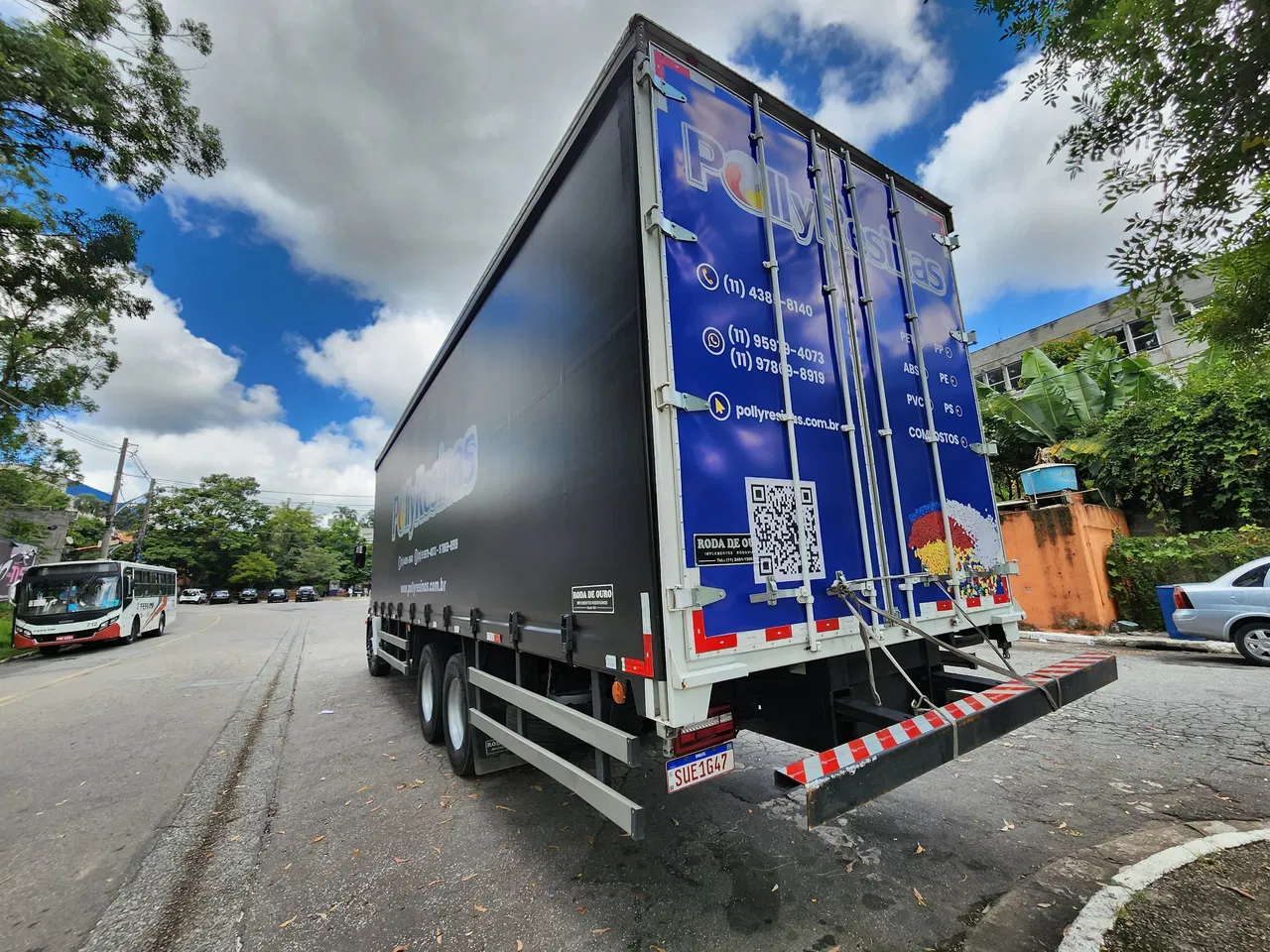 Rivestimento adesivo per flotte, Azul Bau, camion, adesivazione veicoli, cartone ondulato, cabina, aziende, identificazione