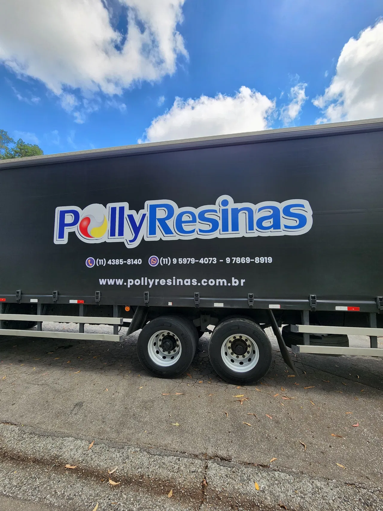 Rivestimento veicoli, Applicazione di adesivi su camion, Aziende, Cabina, Flotte, Cassone ondulato, Adesivo blu, Identificazione