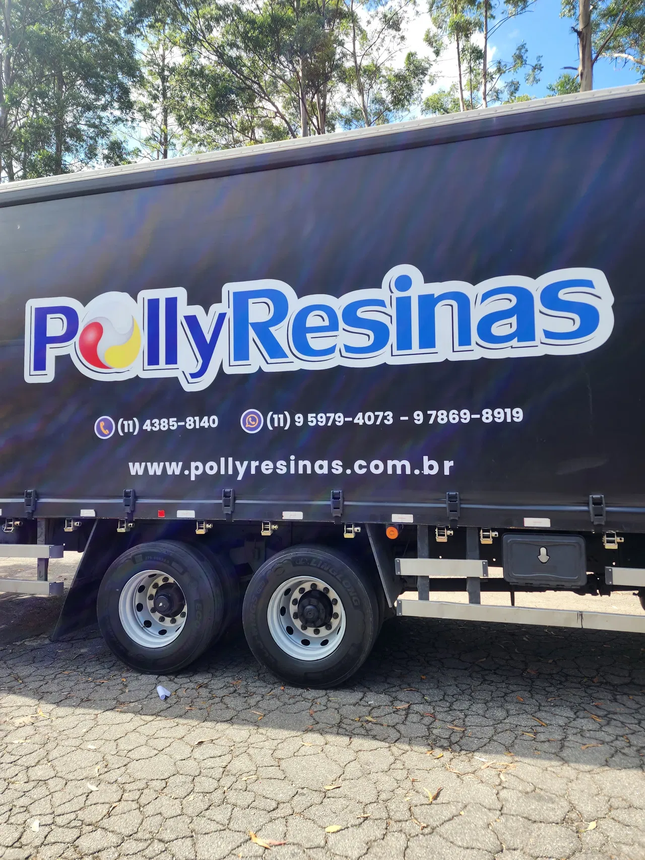 Rivestimento cabina camion, aziende, veicoli, flotte, adesivo per cassone ondulato, applicazione adesivi, identificazione blu