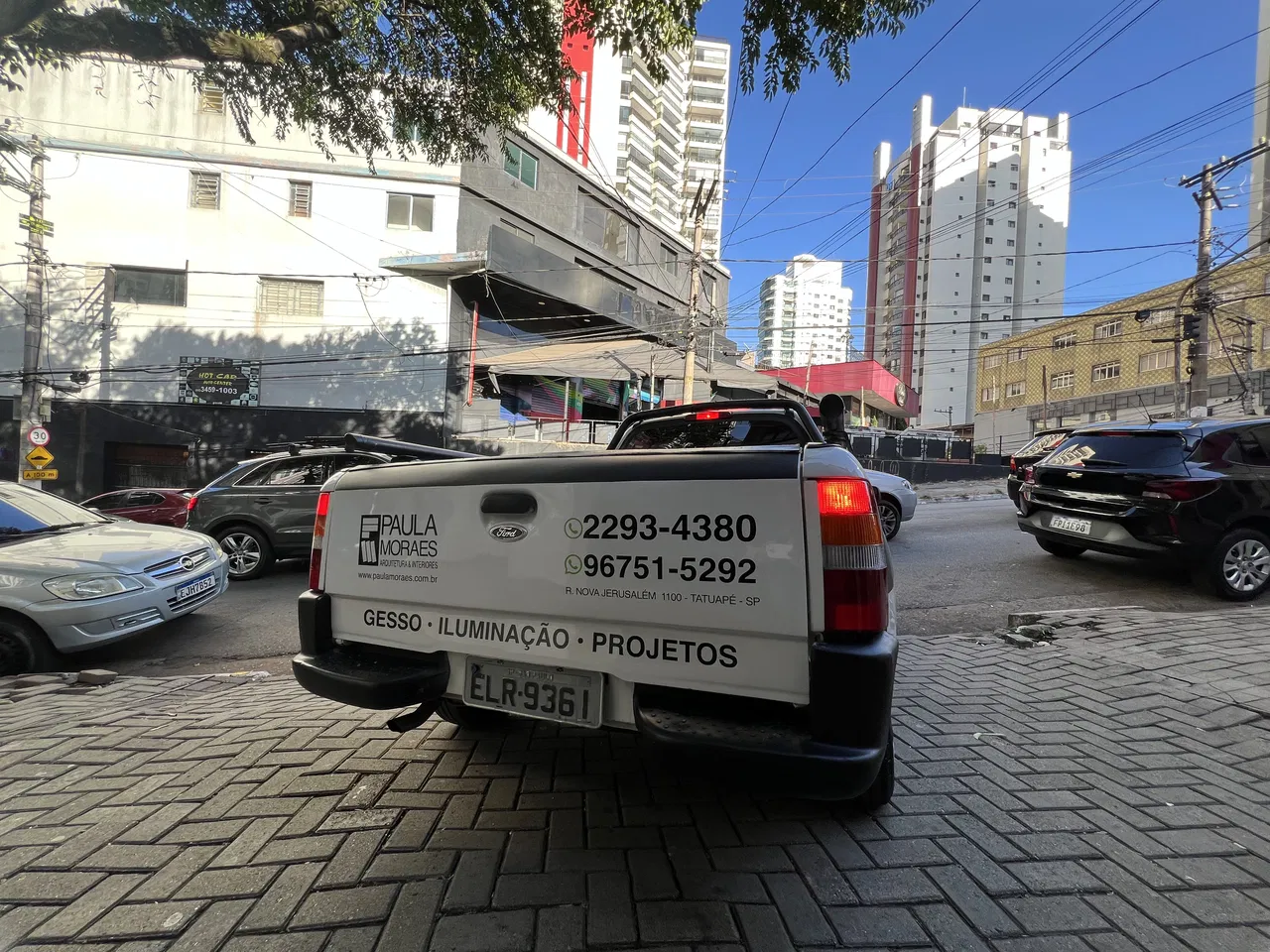 Rivestimento Courier Veicoli Flotte Aziende Nero Gesso Furgone Applicazione di adesivi Stampa digitale Pickup Adesivo