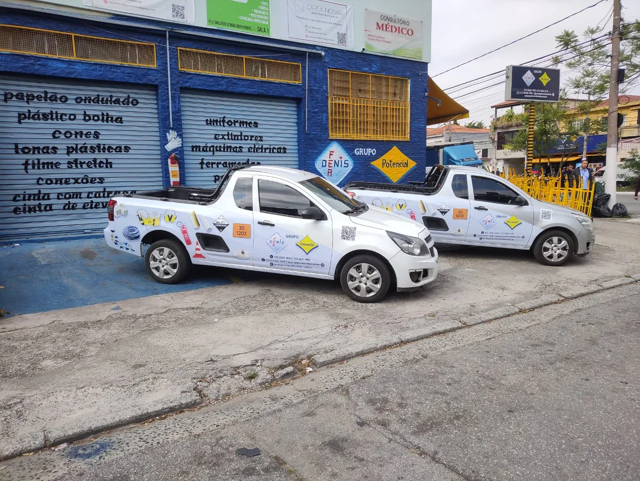 Rivestimento veicoli Vila Denisfer Cartone ondulato Potenziale Aziende Standardizzazione Camion Flotte SP Adesivo Maria Applicazione adesivi