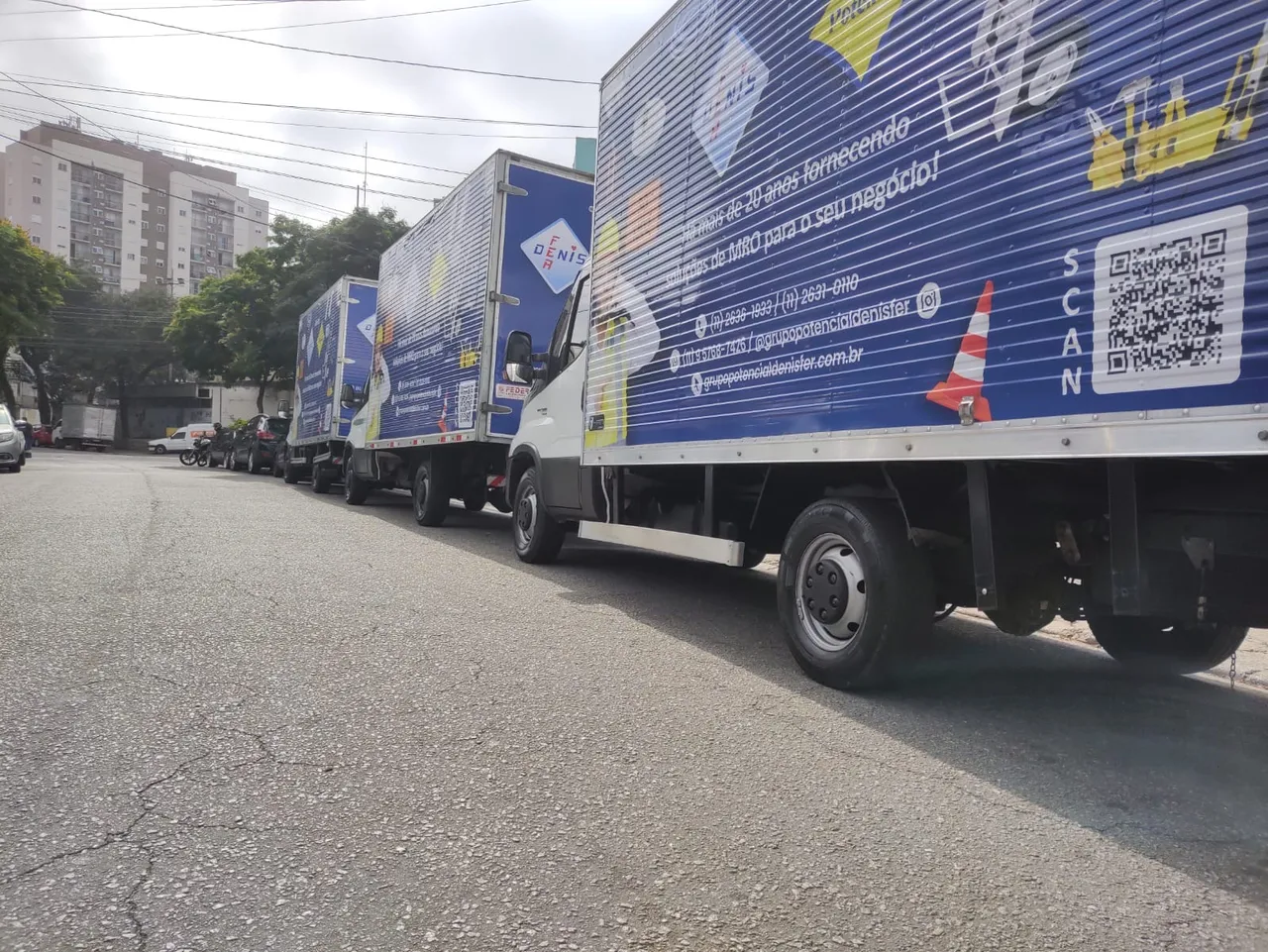Envelopamento Padronização Maria SP Empresas Potencial Frotas Veículos Adesivação Caminhão Corrugado Denisfer Vila Adesivo