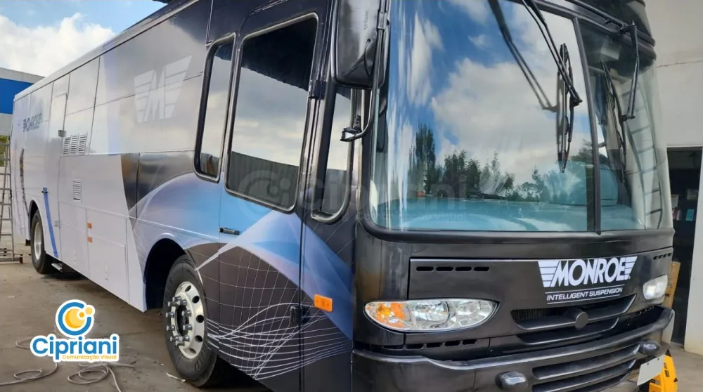 Rivestimento itinerante Aziende Flotte Ricerca Adesivi Applicazione di adesivi Autobus Laboratorio Veicoli Rimozione Monroe Axios