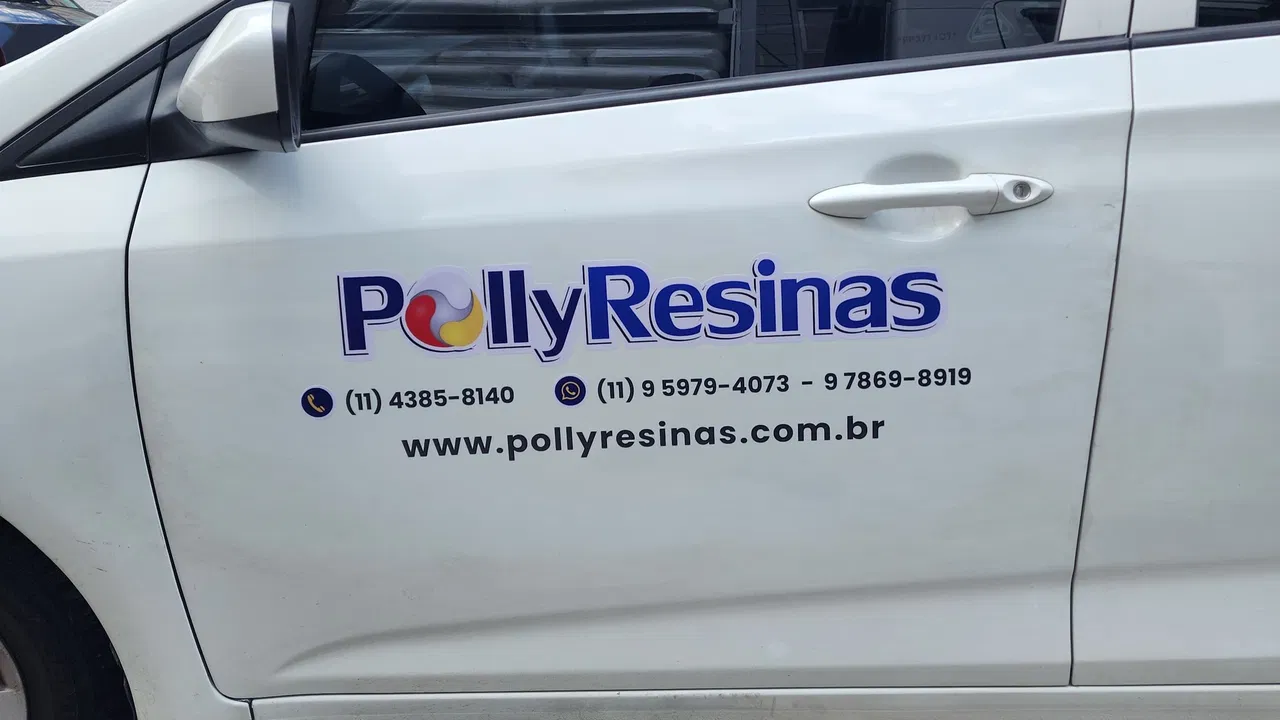Rivestimento Hb Hatch Veicoli Aziendali Adesivo Autovetture Flotte Applicazione adesivi Auto Blu Berlina Parziale