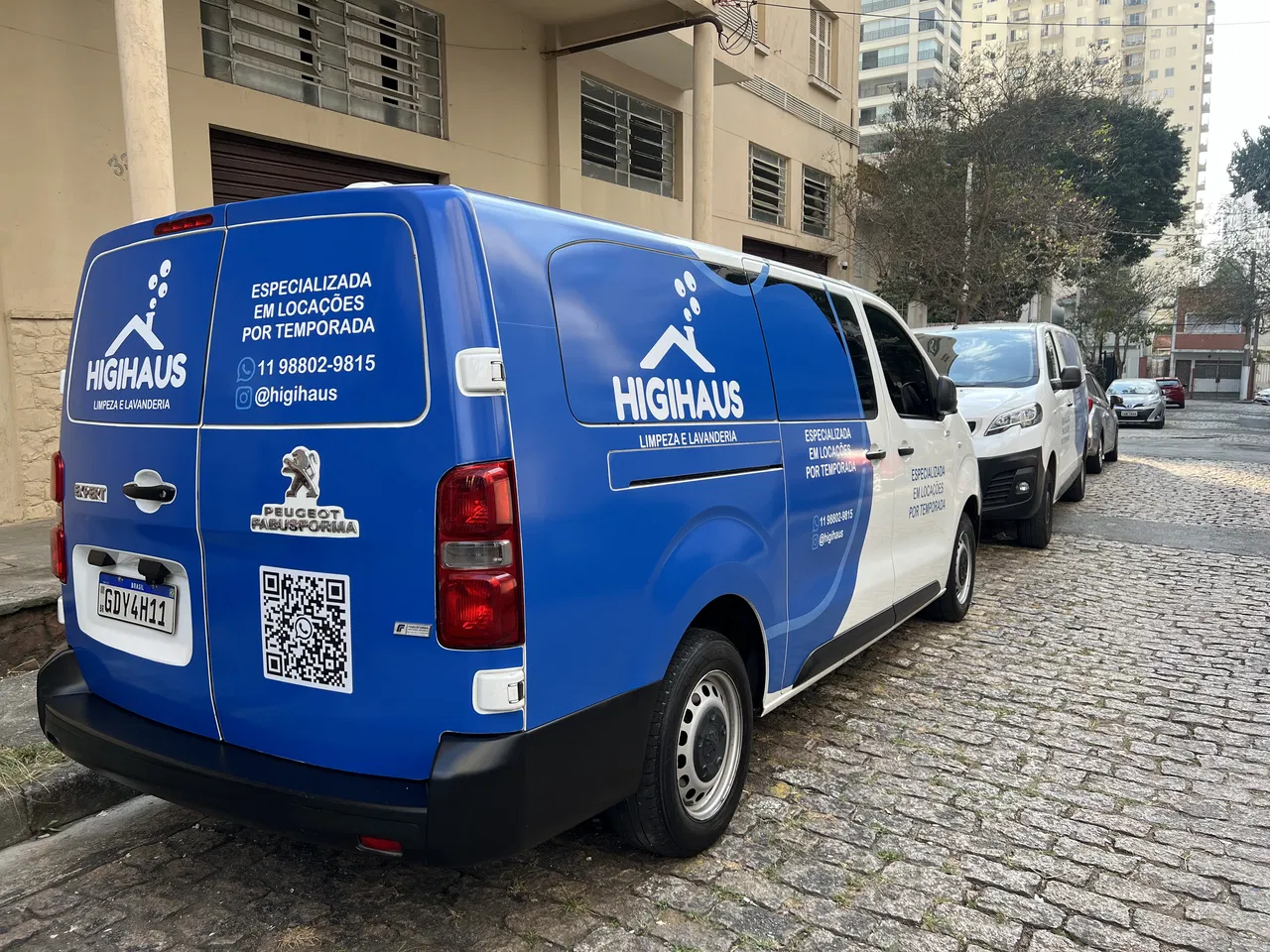 Envelopamento Higihaus Azul Vila Mariana SP Adesivação Lavanderia Expert Furgao Veículos Frotas Van Adesivo Empresas