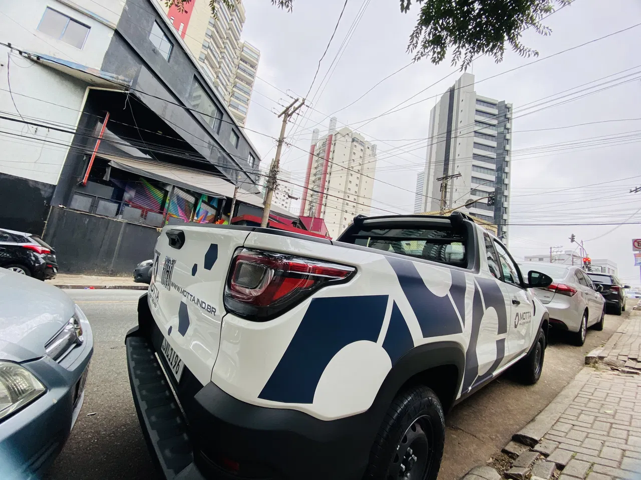 Envelopamento Azul Adesivação Empresas Strada Frotas Adesivo Caminhonete Veículos Pickup