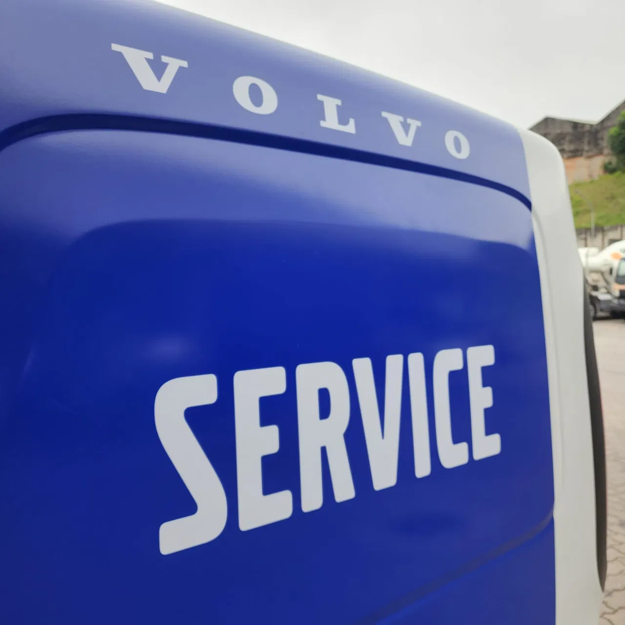 Envelopamento Adesivo SP Utilitários Volvo Remoção Empresas Adesivação Frotas Instalação Service Adesivos Azul Veículos Nors