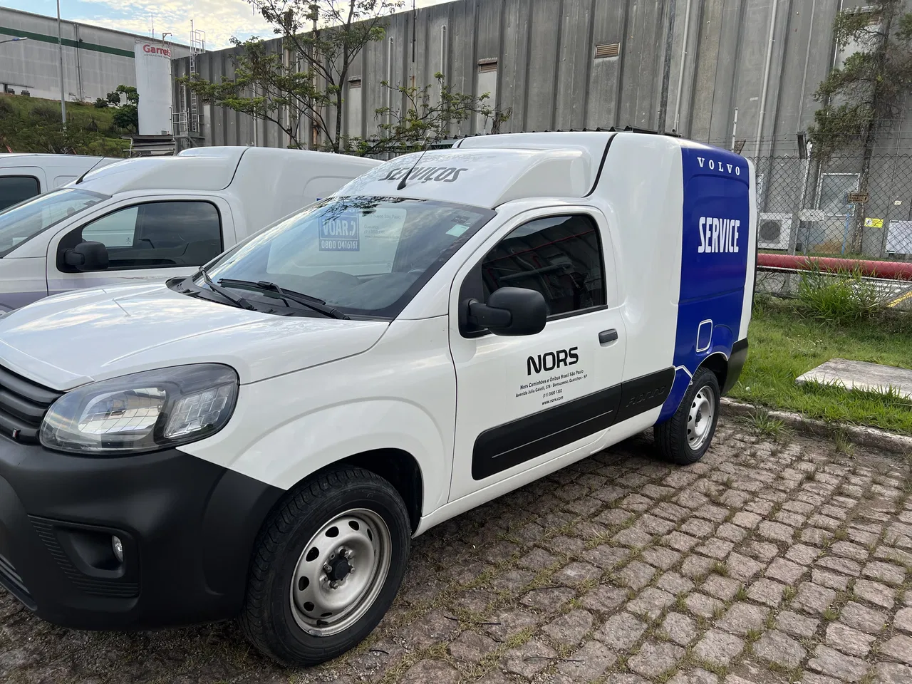 Envelopamento Nors Utilitários Service Adesivação SP Volvo Remoção Frotas Veículos Empresas Instalação Adesivo Adesivos Azul