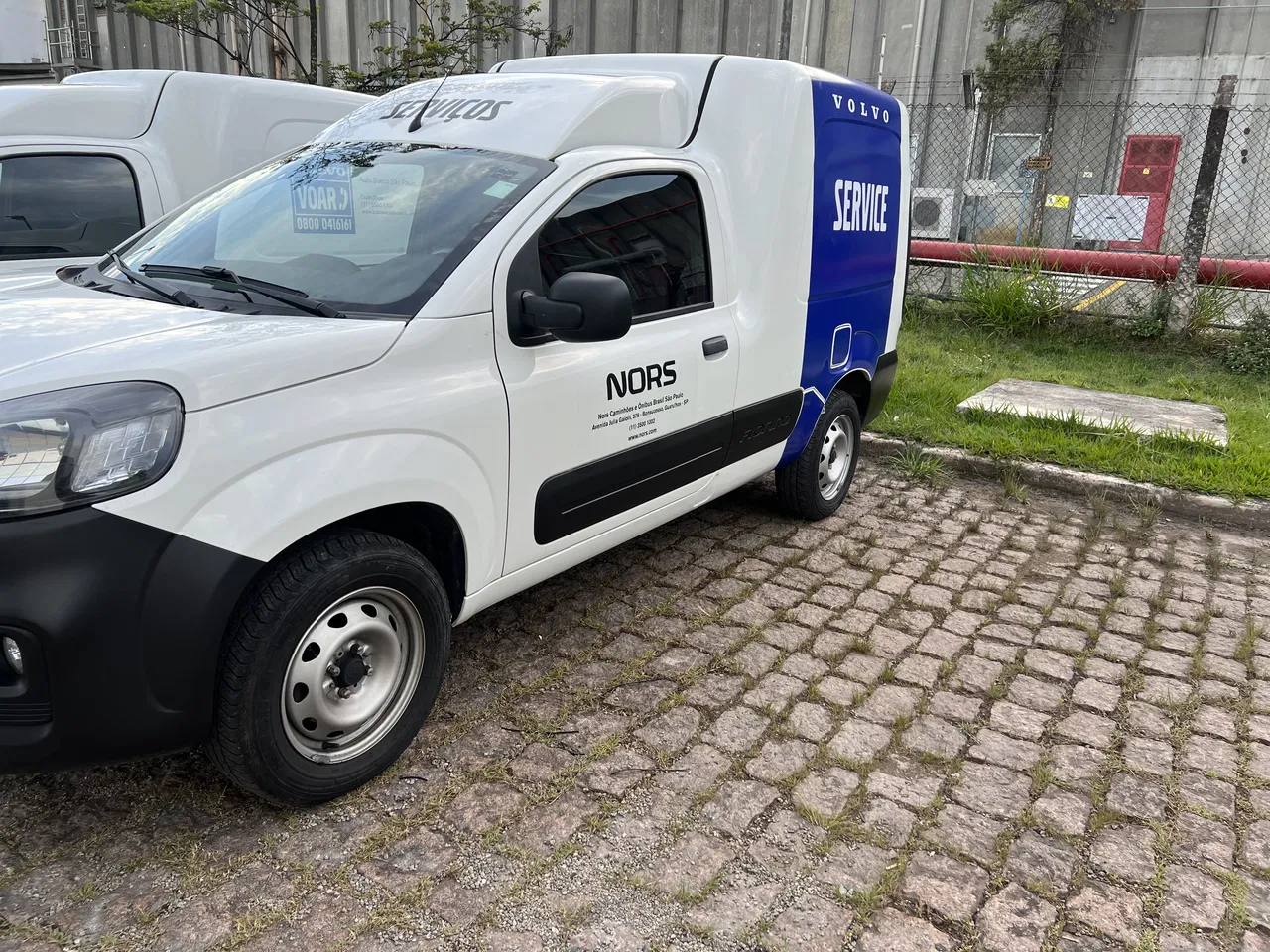 Rivestimento Aziende Flotte Applicazione adesivi Volvo Rimozione adesivi Veicoli commerciali Adesivi per veicoli Service Azul Nors Installazione a San Paolo