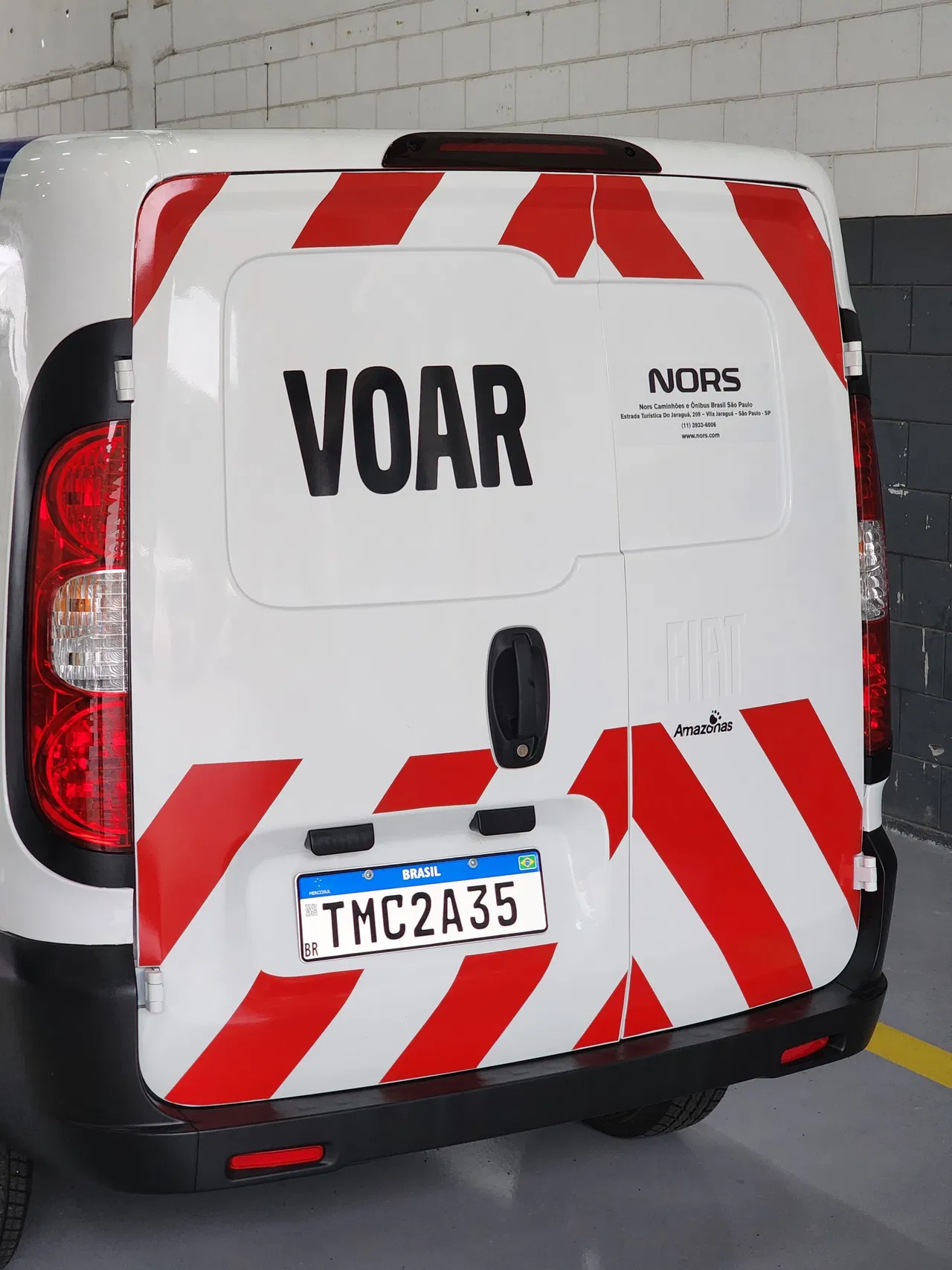 Rivestimento, Applicazione, Adesivo, Adesivi, Veicoli, Flotte, Aziende, Veicoli commerciali, Volvo Service Nors, Rimozione, Installazione, SP