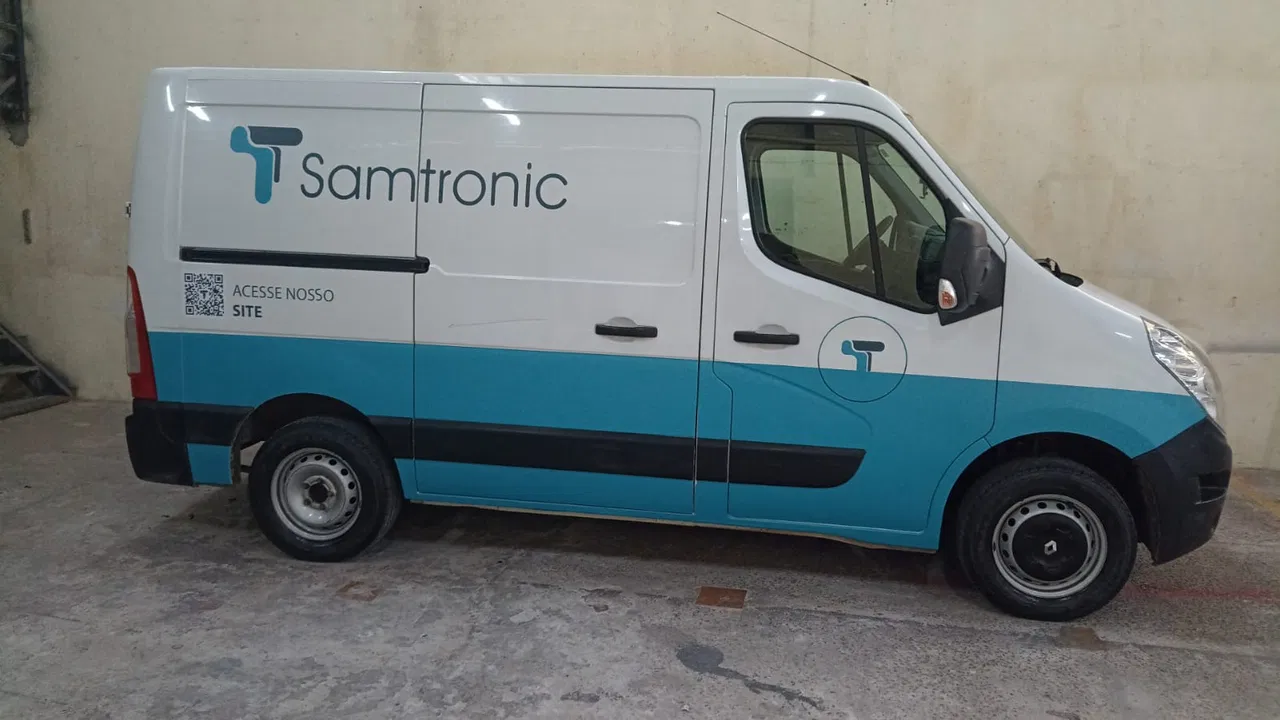 Rivestimento parziale furgone blu, logo adesivo, aziende, adesivi, flotte, veicoli