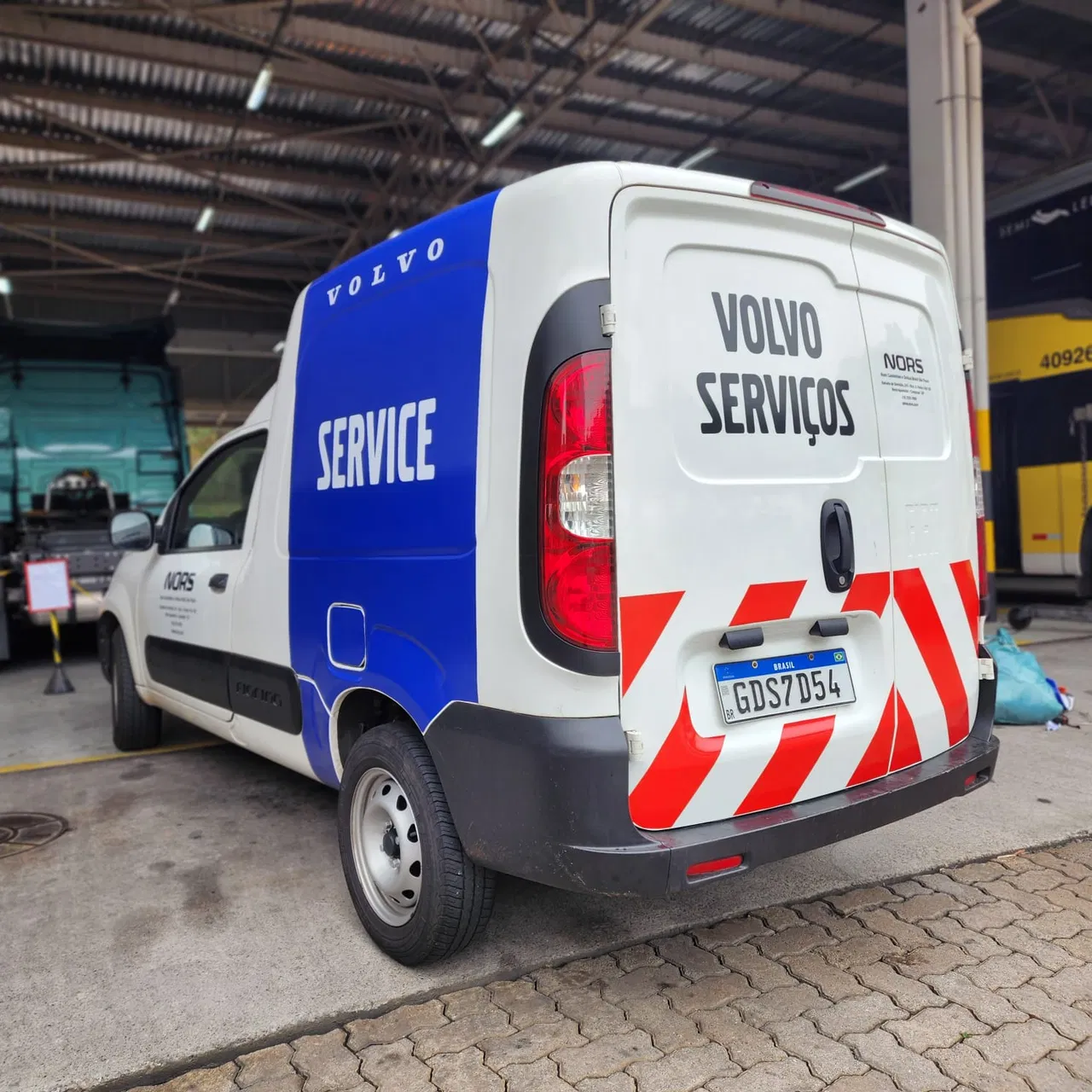 Rivestimento Nors Installazione SP Utilità Auto Adesivi Assistenza Flotte Rimozione Blu Volvo Rosso Banda riflettente Adesivi