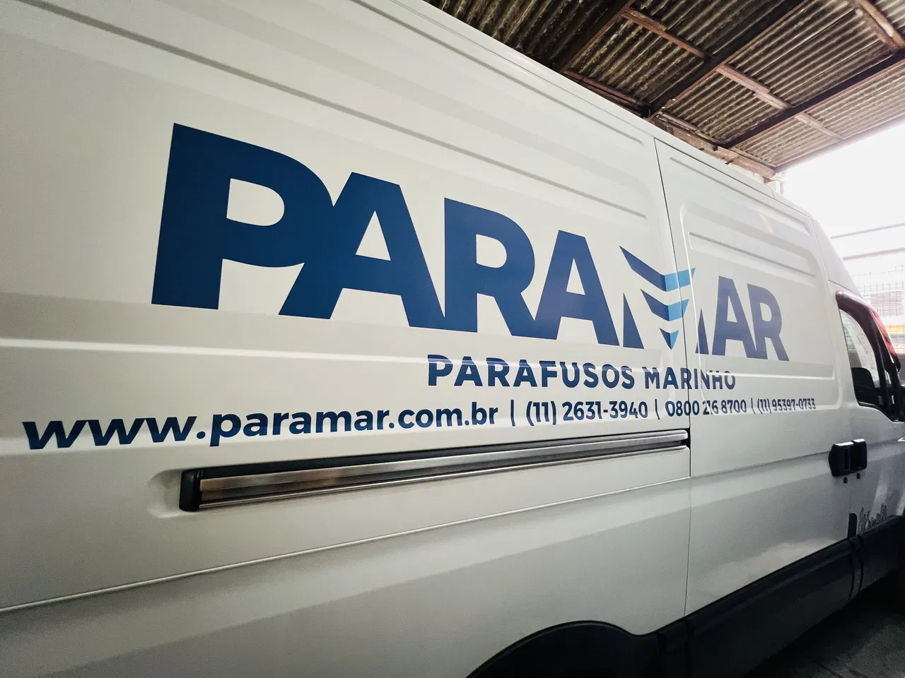 Envelopamento Japao Daily Paramar Furgao Jardim Iveco Carros Corte Entregas Adesivo Azul Frotas Van SP
