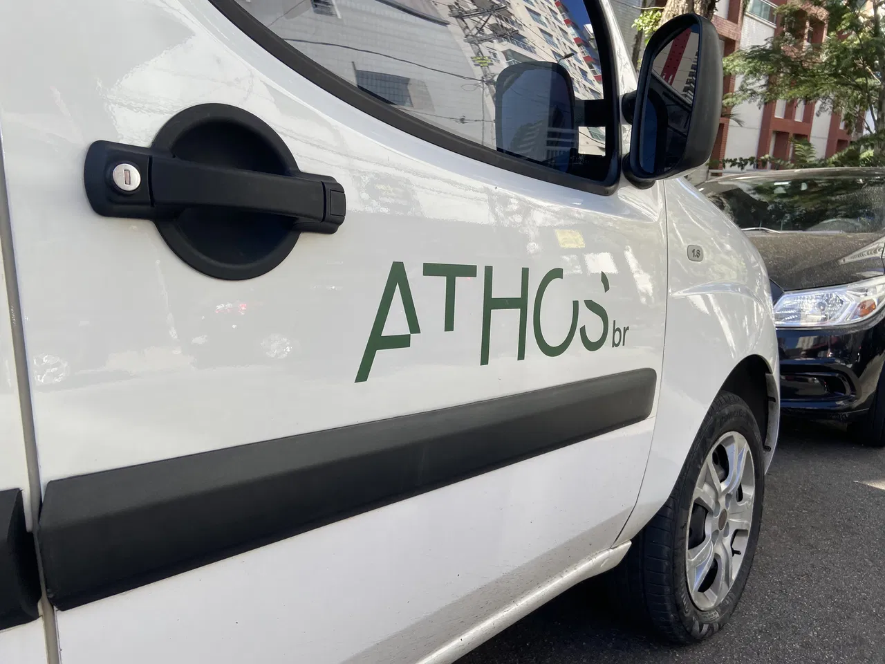 Rivestimento, Applicazione di adesivi, Adesivo, Sagomatura, Veicoli, Flotte, Identificazione, Veicoli commerciali, Aziende, Doblo, Furgone, Logo verde