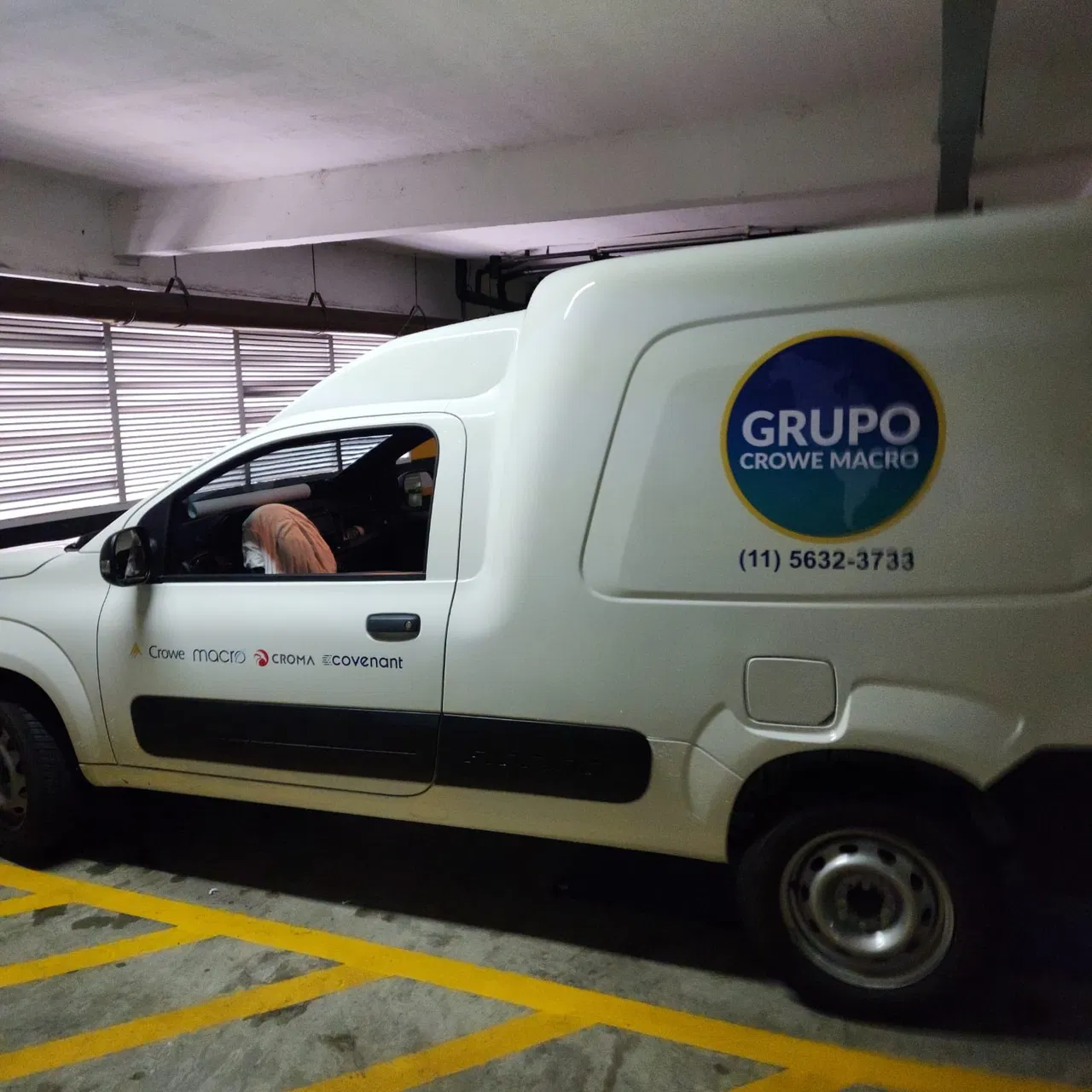 Rivestimento adesivo per flotte, identificazione, veicoli commerciali, auto, forma rotonda, taglio Fiorino, logo blu