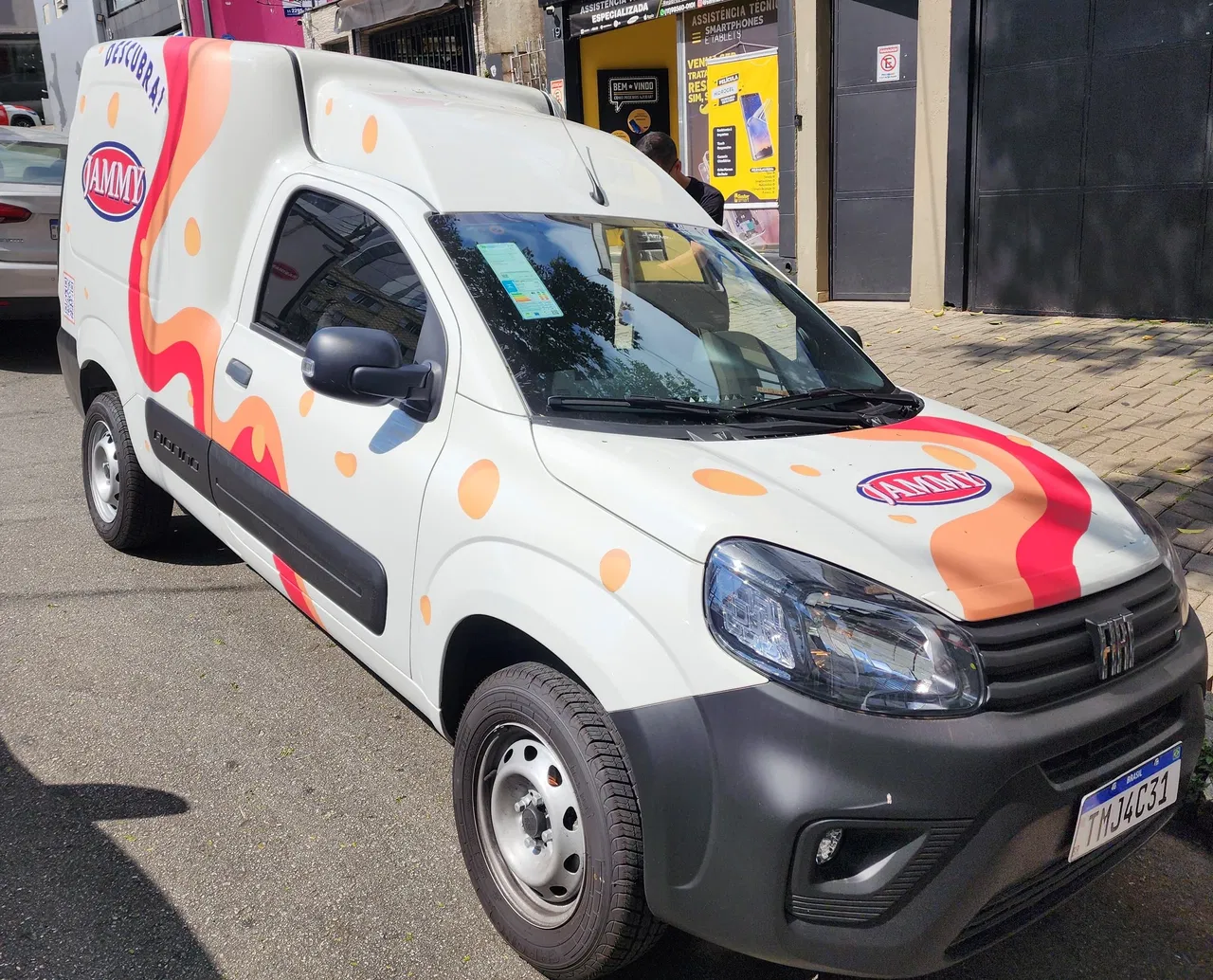 Rivestimento adesivo per flotte, veicoli commerciali, auto Fiorino, con motivo a forma di formaggio parziale, nei colori arancione, giallo e rosso